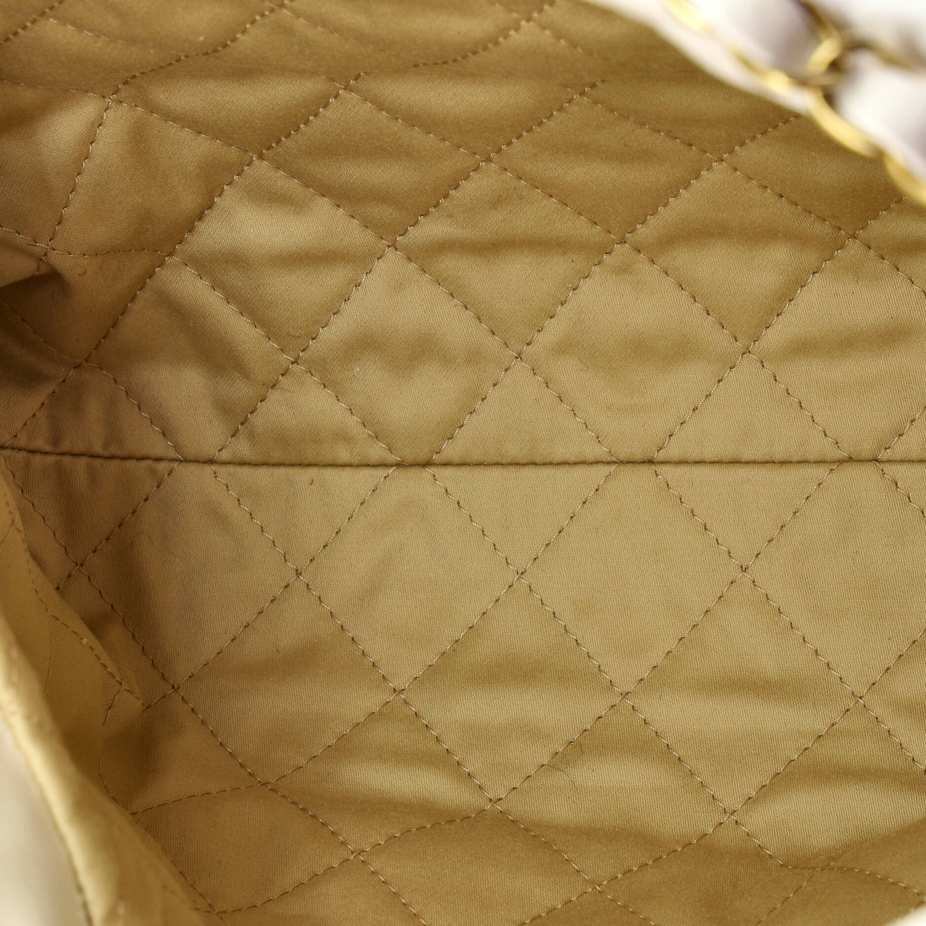 22 Chain Hobo Quilted Calfskin Small - Image 6