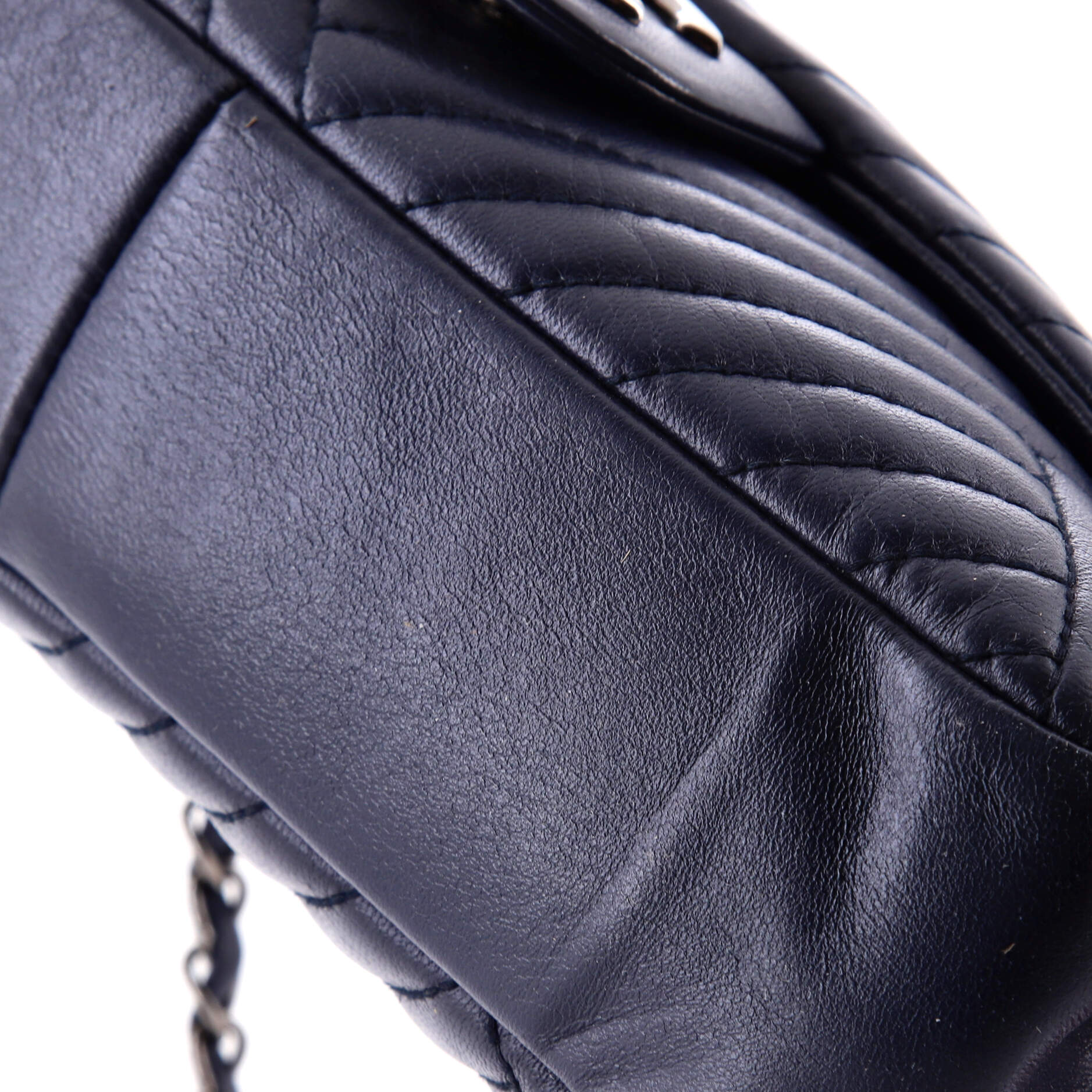 CC Crossing Flap Bag Chevron Lambskin Medium - Image 6
