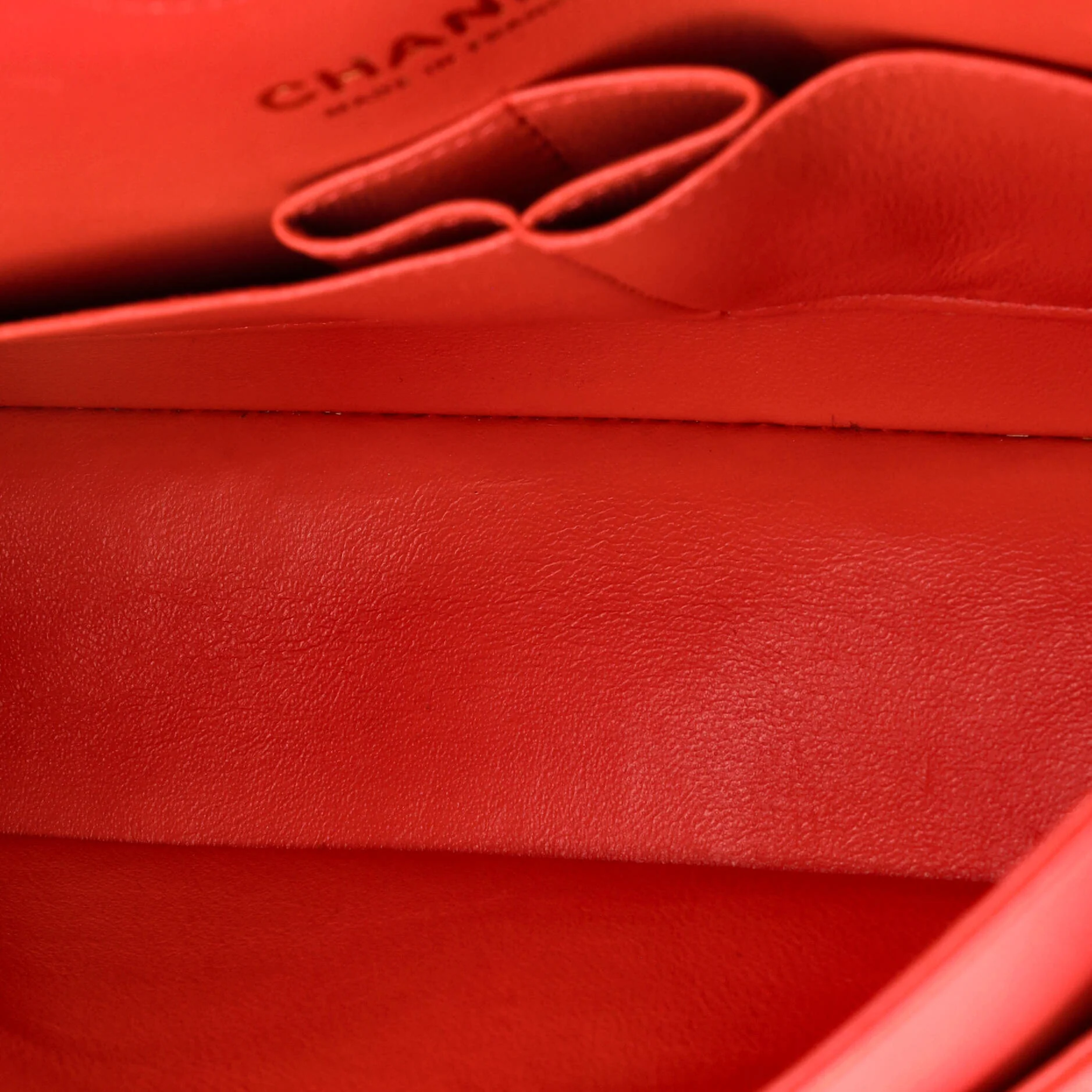 Classic Double Flap Bag Chevron Lambskin Medium - Image 6