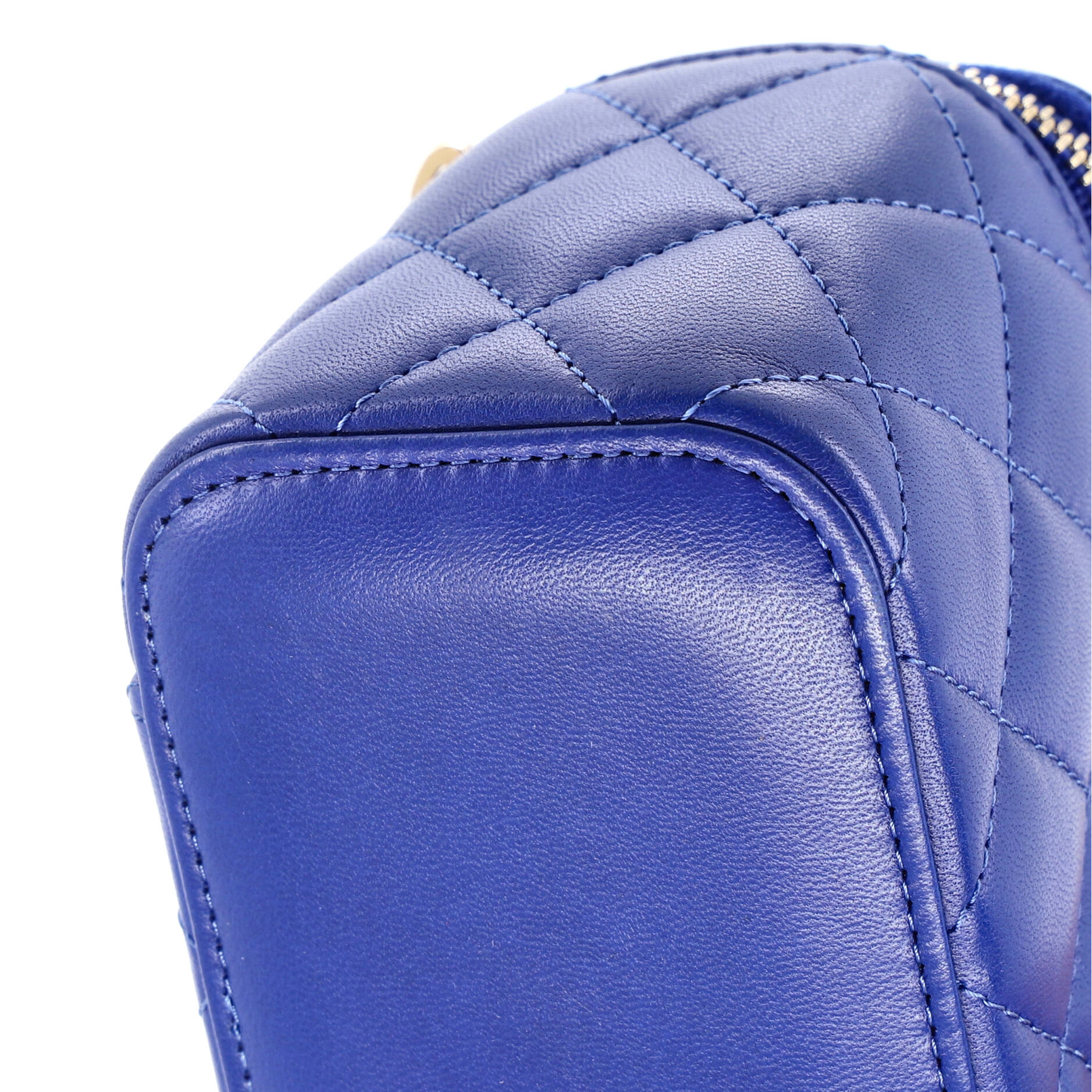Classic Top Handle Vanity Case with Chain Quilted Lambskin Mini - Image 7