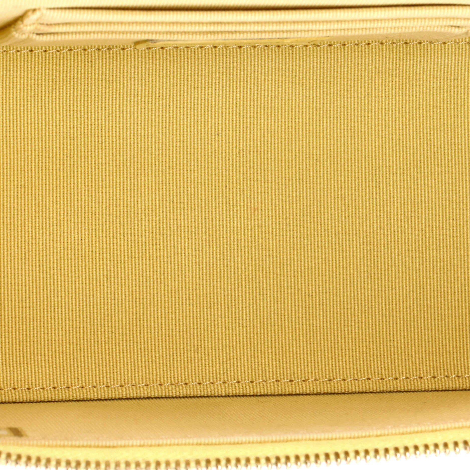 Classic Top Handle Vanity Case with Chain Quilted Lambskin Small - Image 5