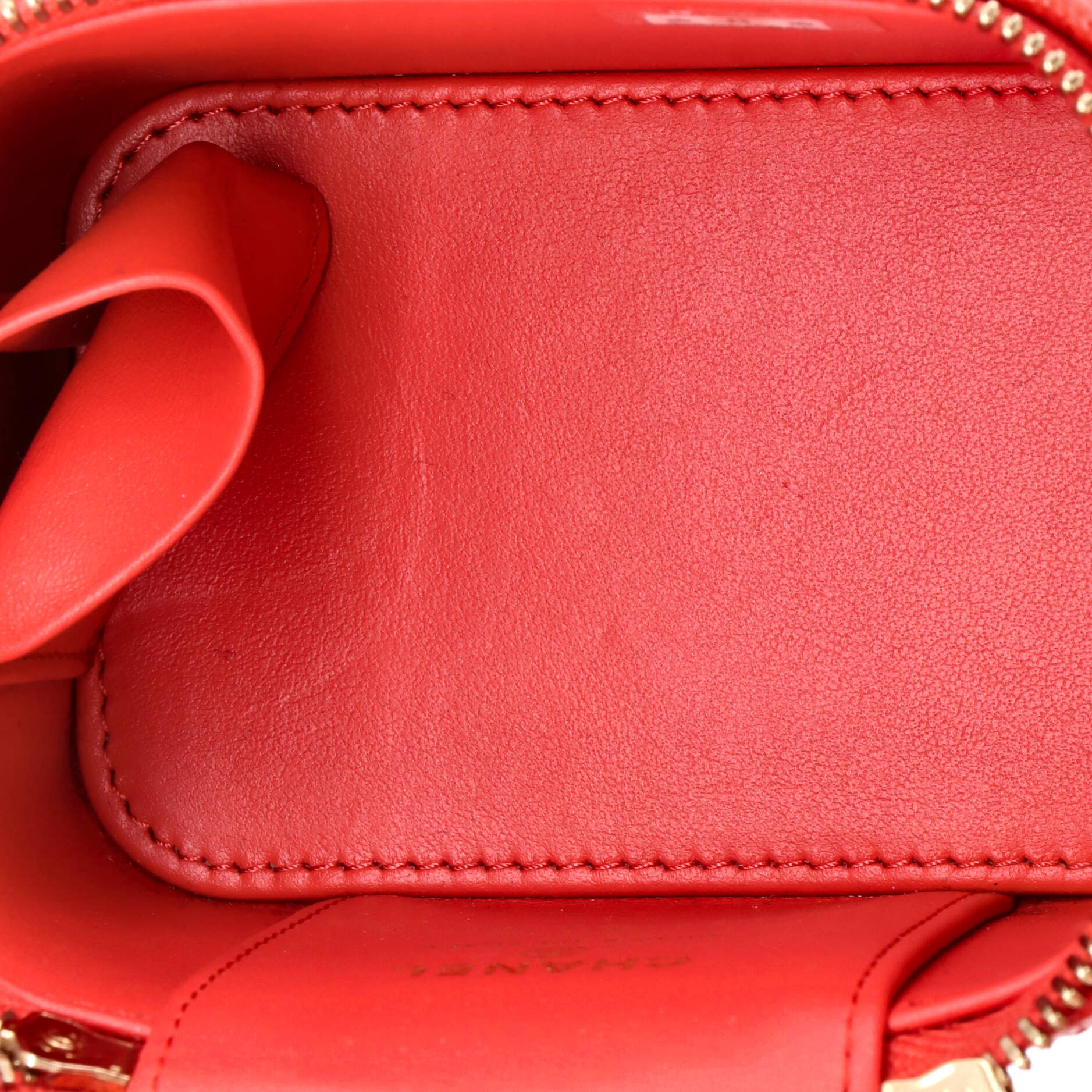 Classic Vanity Case with Chain Quilted Caviar Mini - Image 5