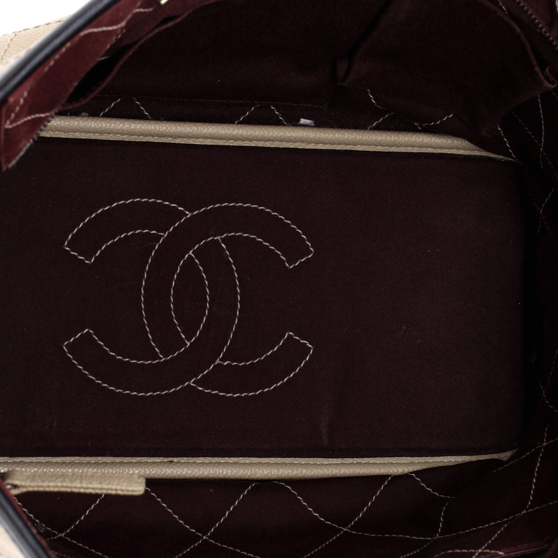 Fever Tote Quilted Caviar Small - Image 6