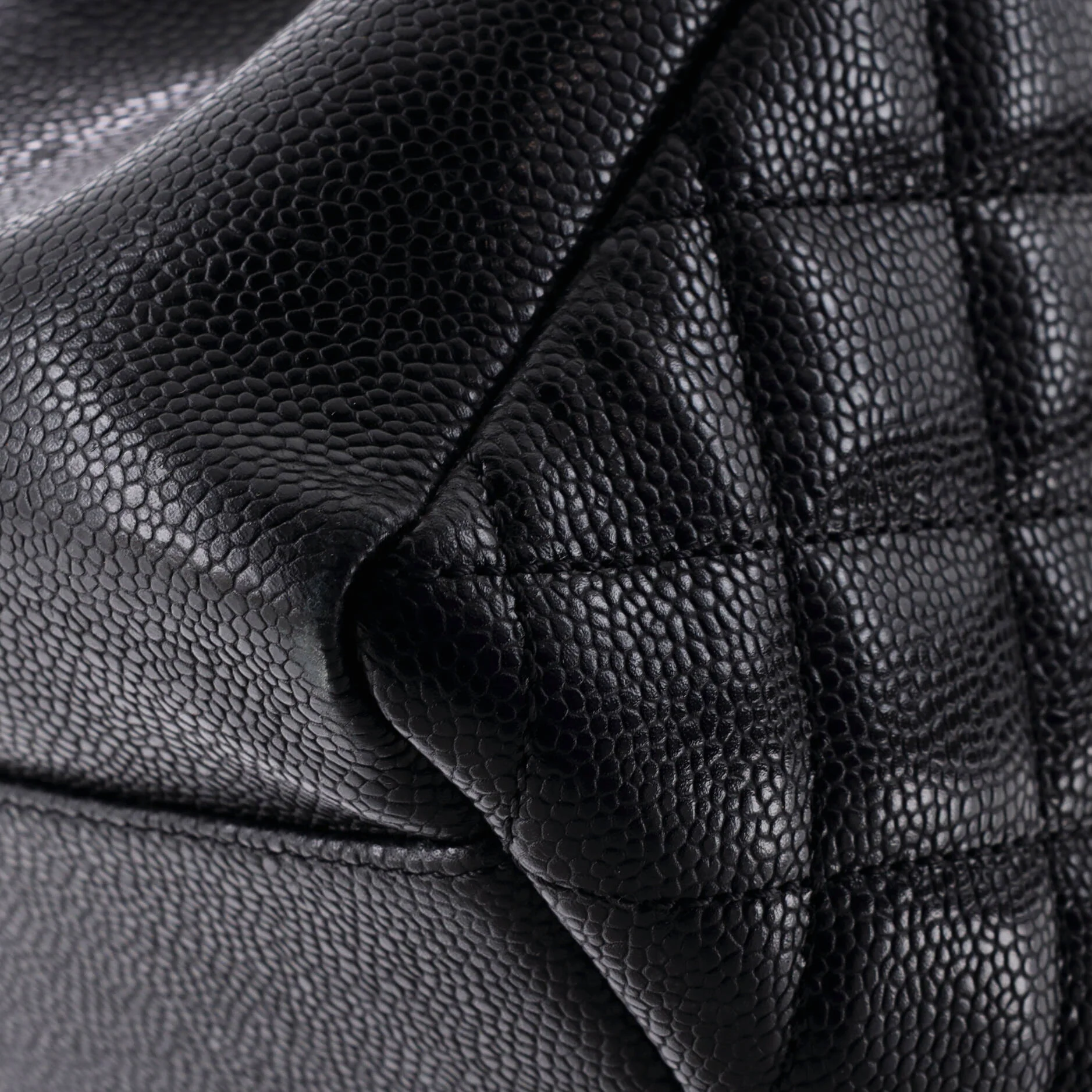 Grand Shopping Tote Quilted Caviar - Image 7