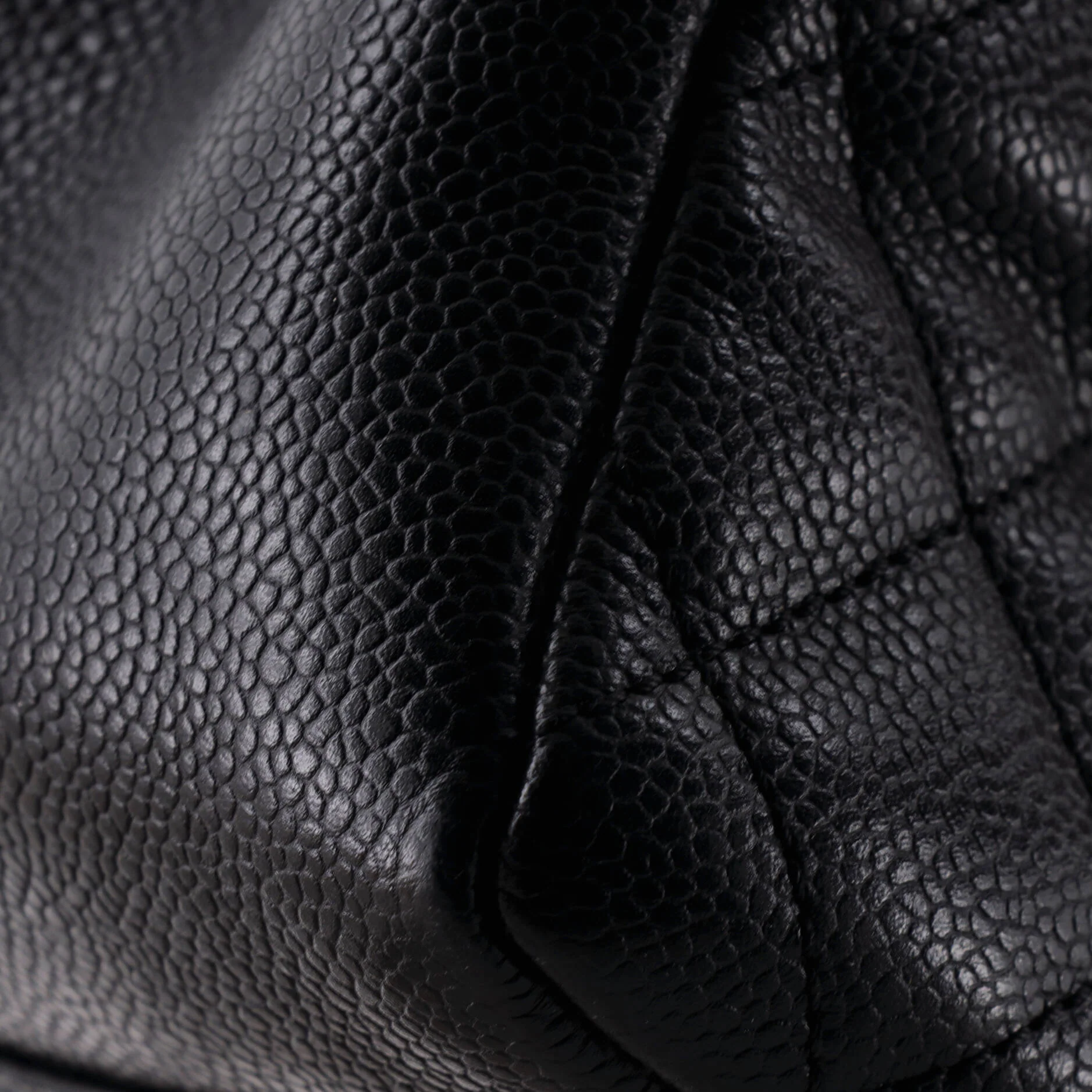 Grand Shopping Tote Quilted Caviar - Image 6