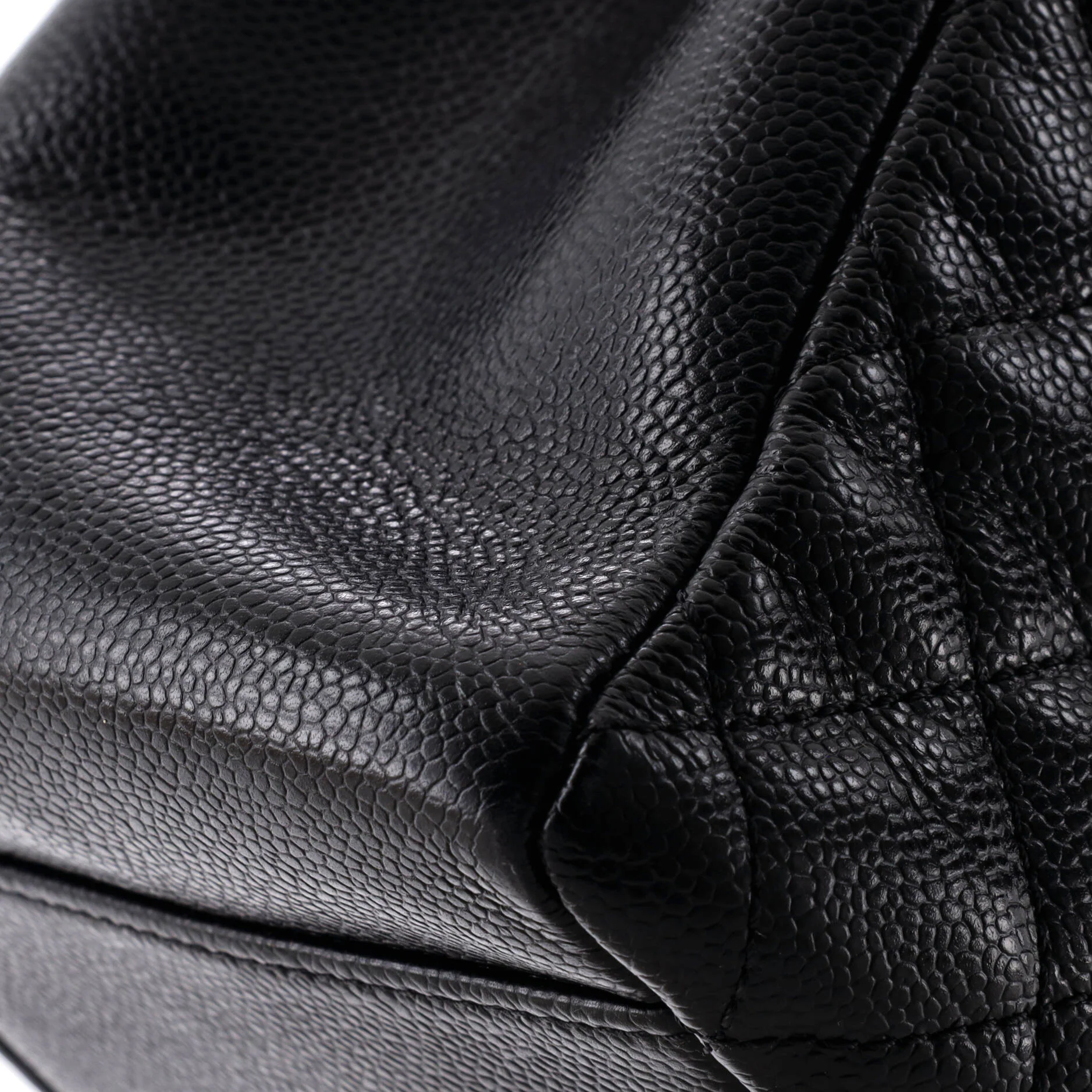 Grand Shopping Tote Quilted Caviar - Image 6