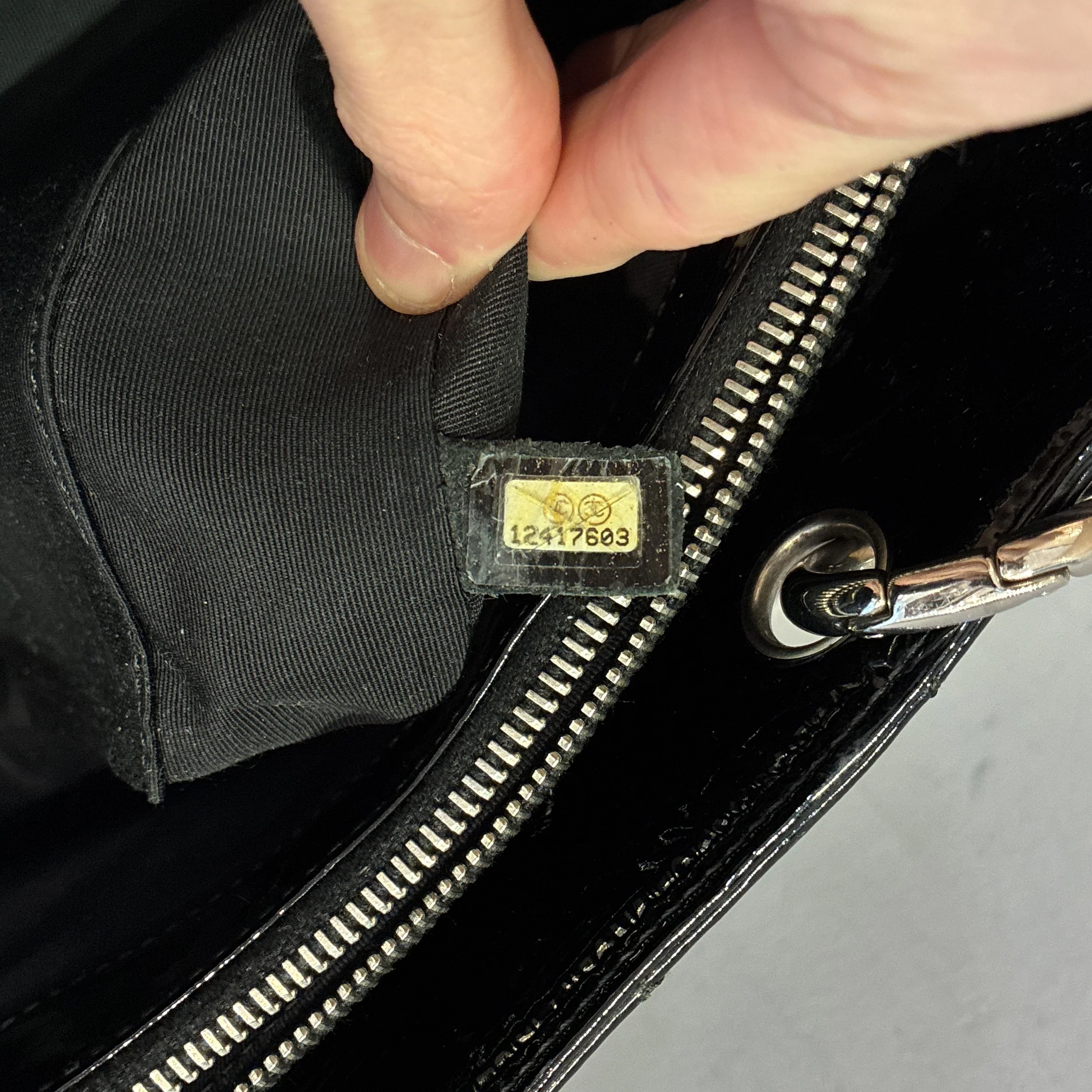 Grand Shopping Tote Quilted Patent - Image 8