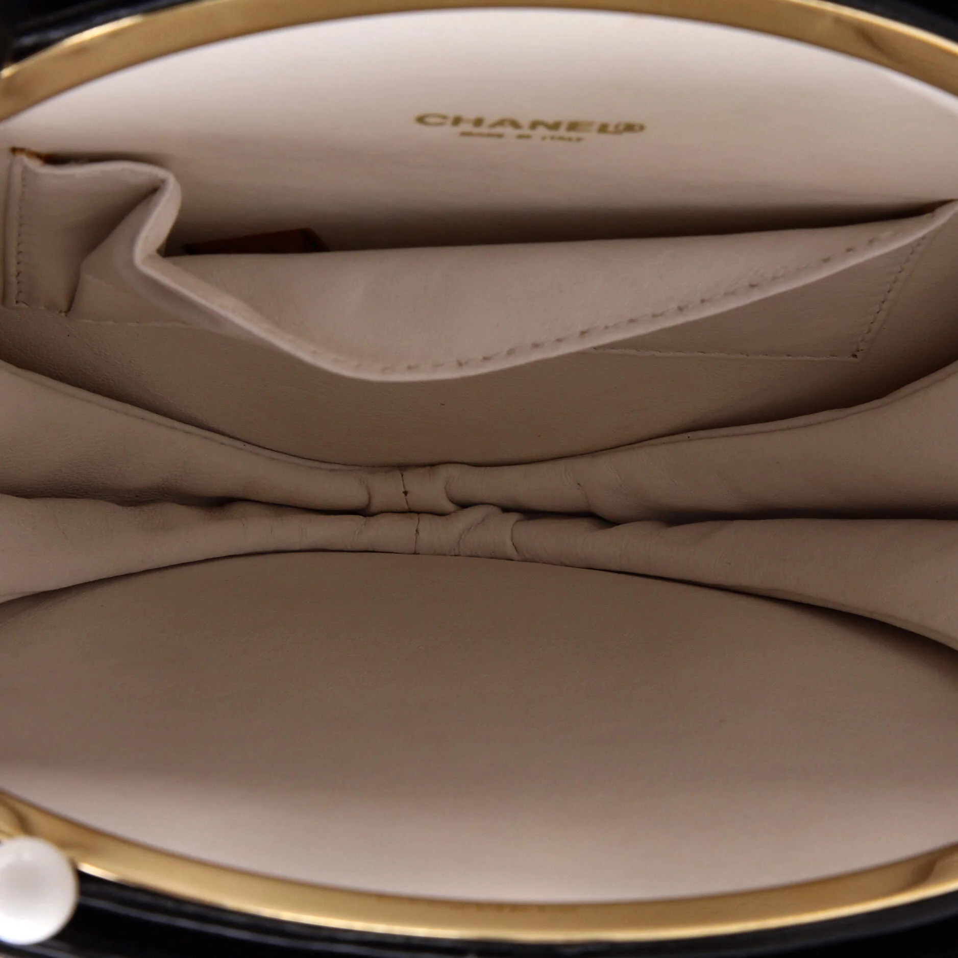 Kisslock Round Circle Clutch with Chain Leather - Image 5