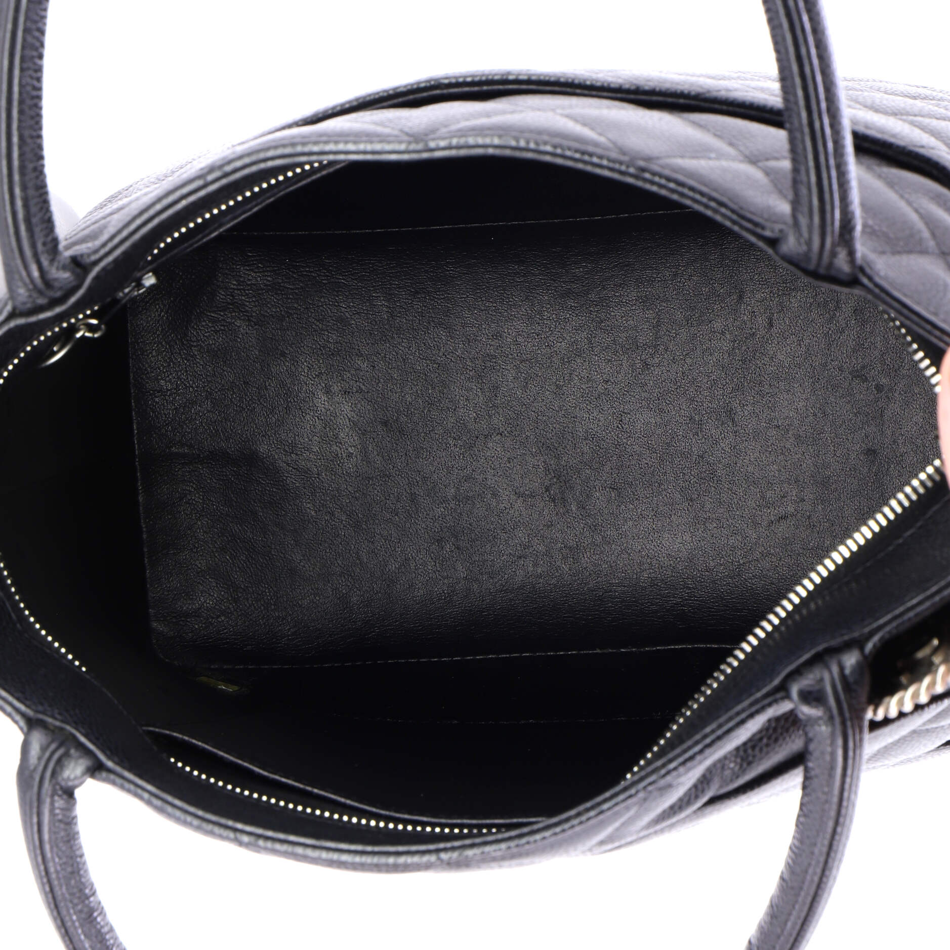 Medallion Tote Quilted Caviar - Image 5