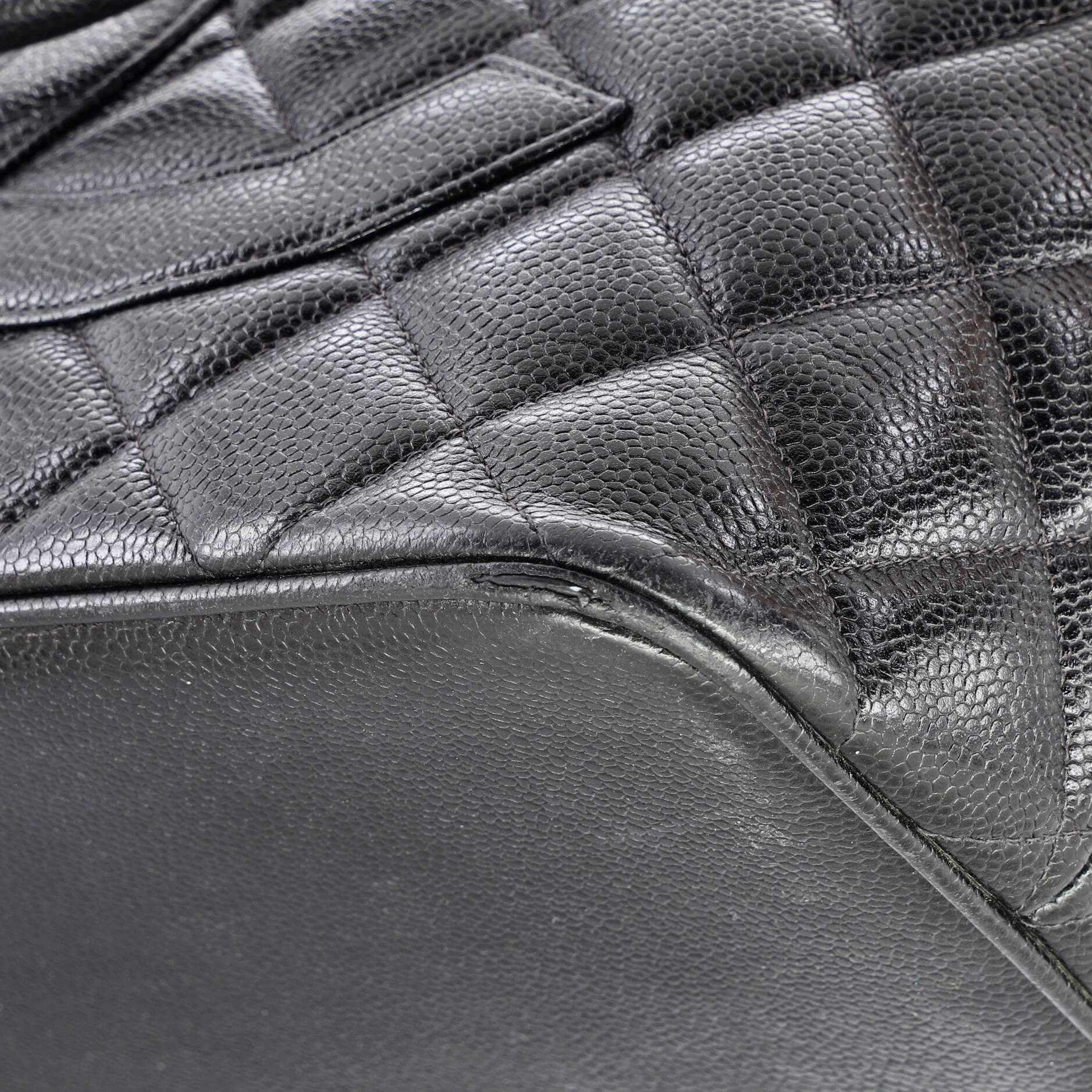 Medallion Tote Quilted Caviar - Image 7