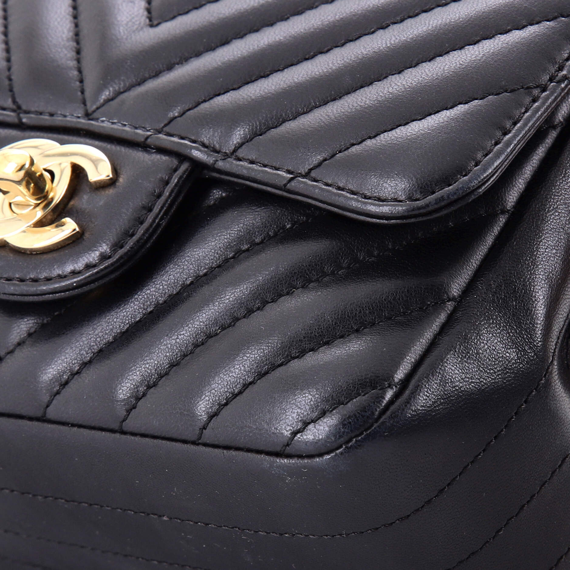 Square Classic Single Flap Bag Chevron Lambskin Mini - Image 7