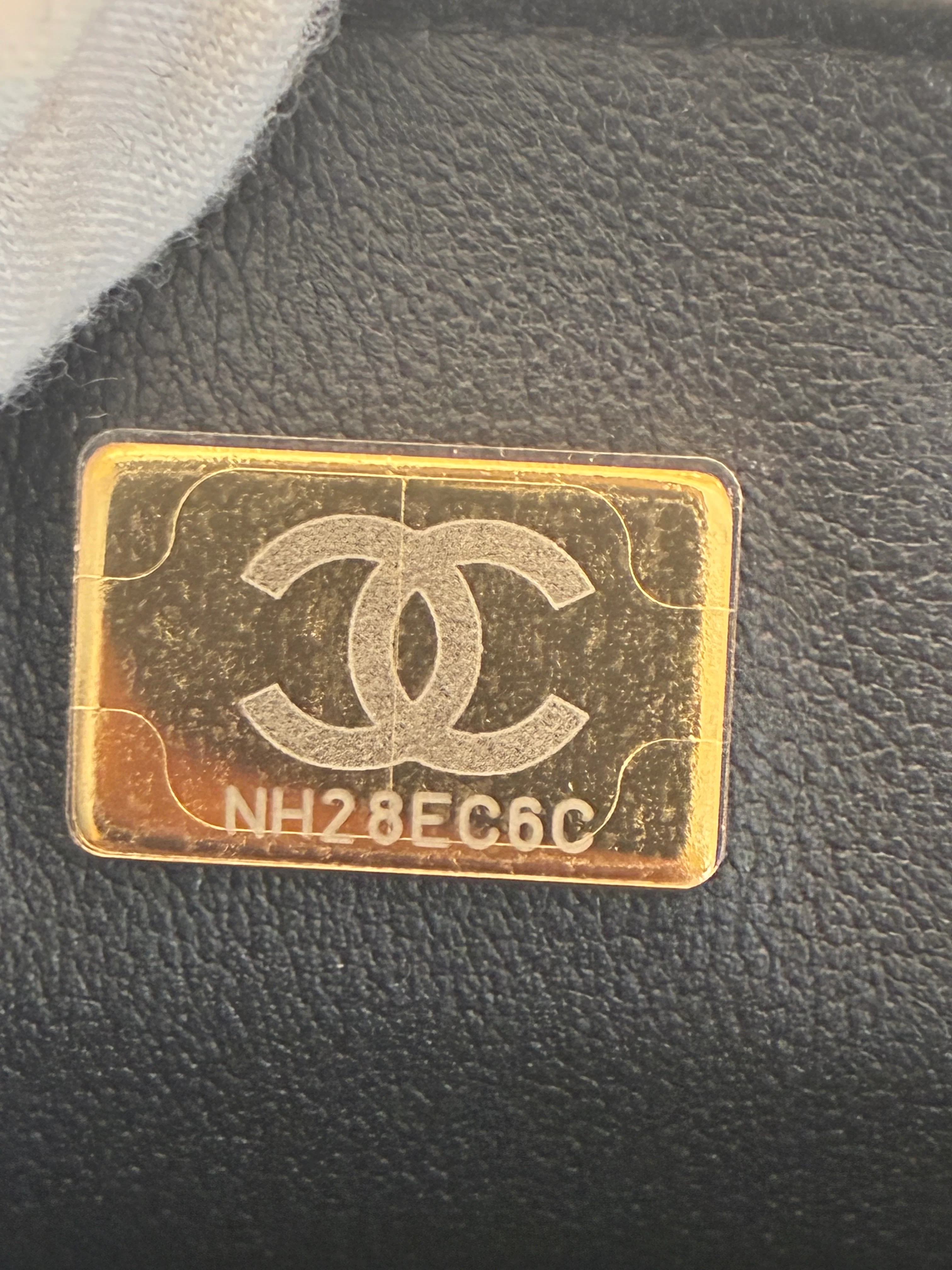 Square Classic Single Flap Bag Quilted Lambskin Mini - Image 6