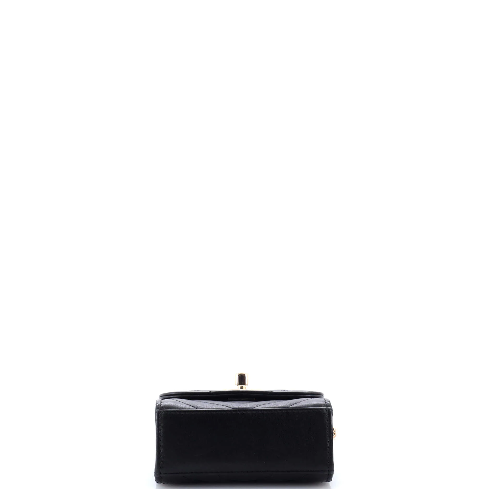 Trendy CC Clutch with Chain Chevron Lambskin Small - Image 5