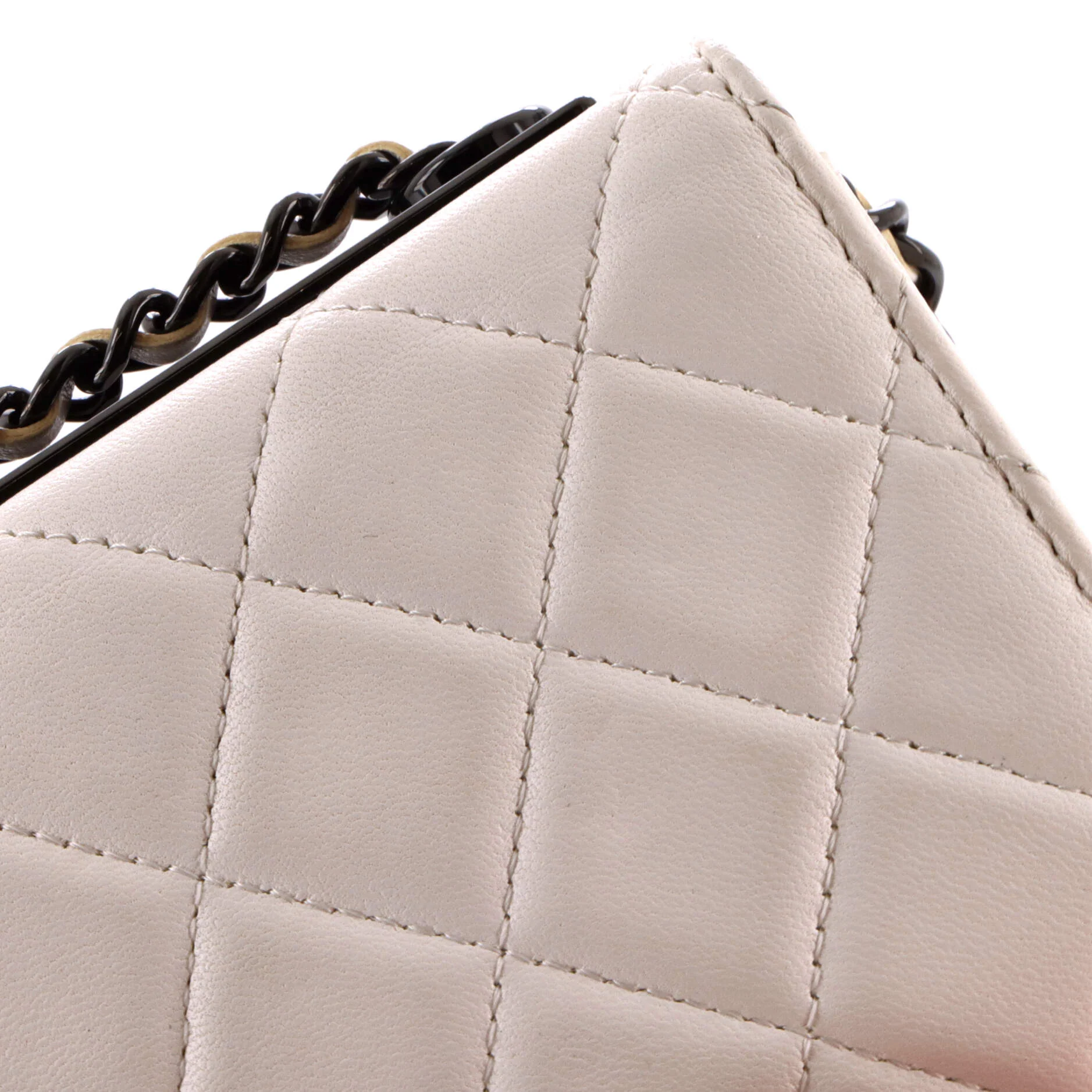Trendy CC Clutch with Chain Quilted Lambskin Small - Image 7