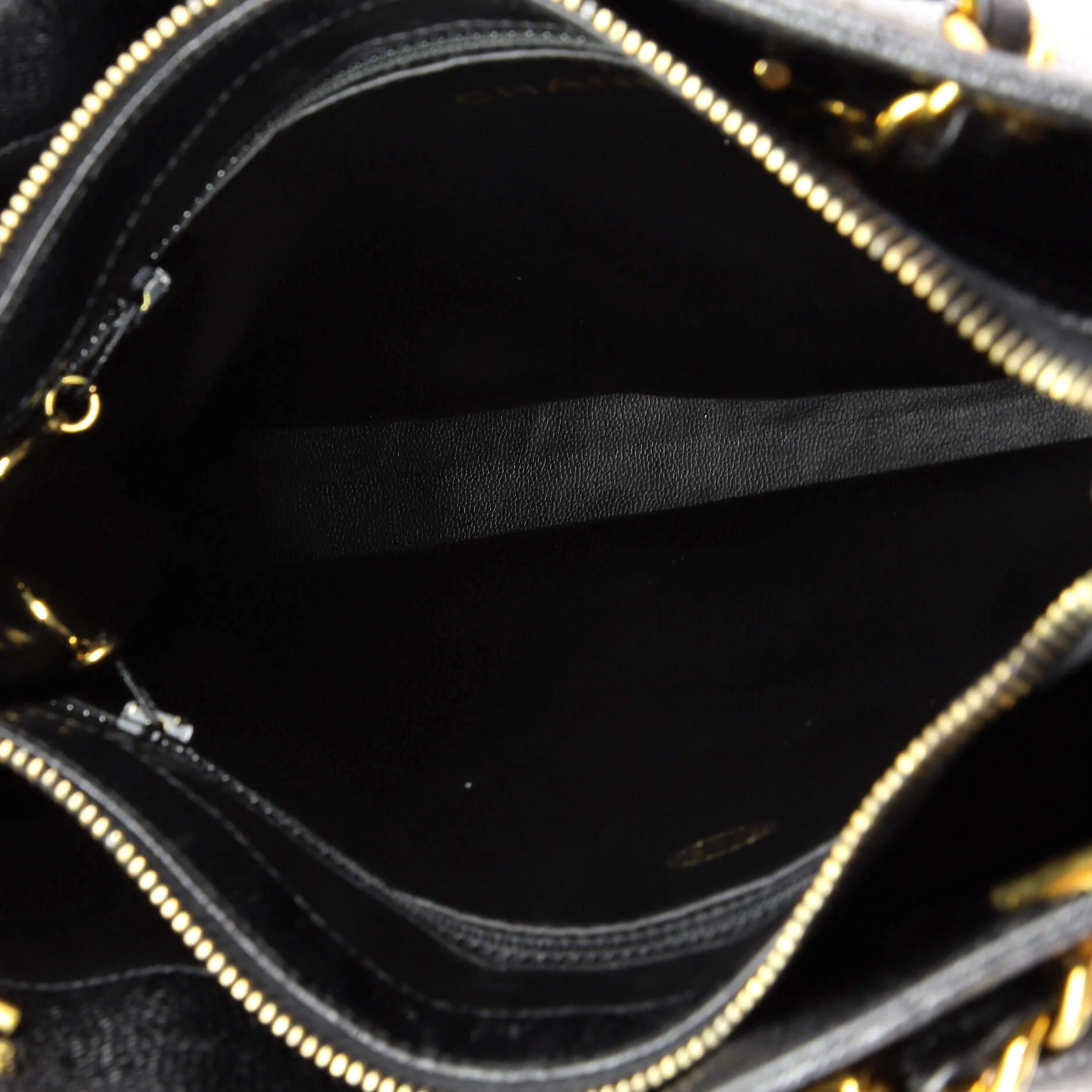 Vintage Front Pocket Camera Bag Caviar Large - Image 5