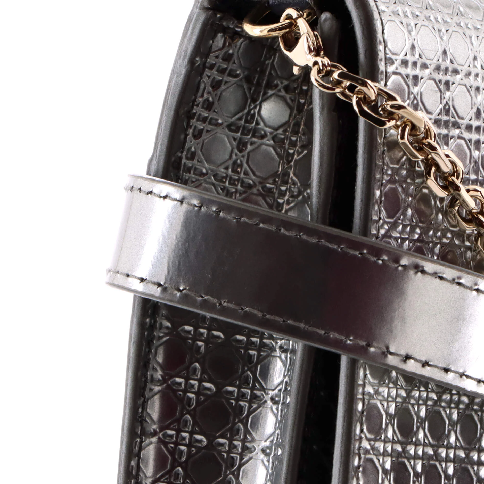 30 Montaigne 2-in-1 Pouch Micro Cannage Metallic Calfskin - Image 6
