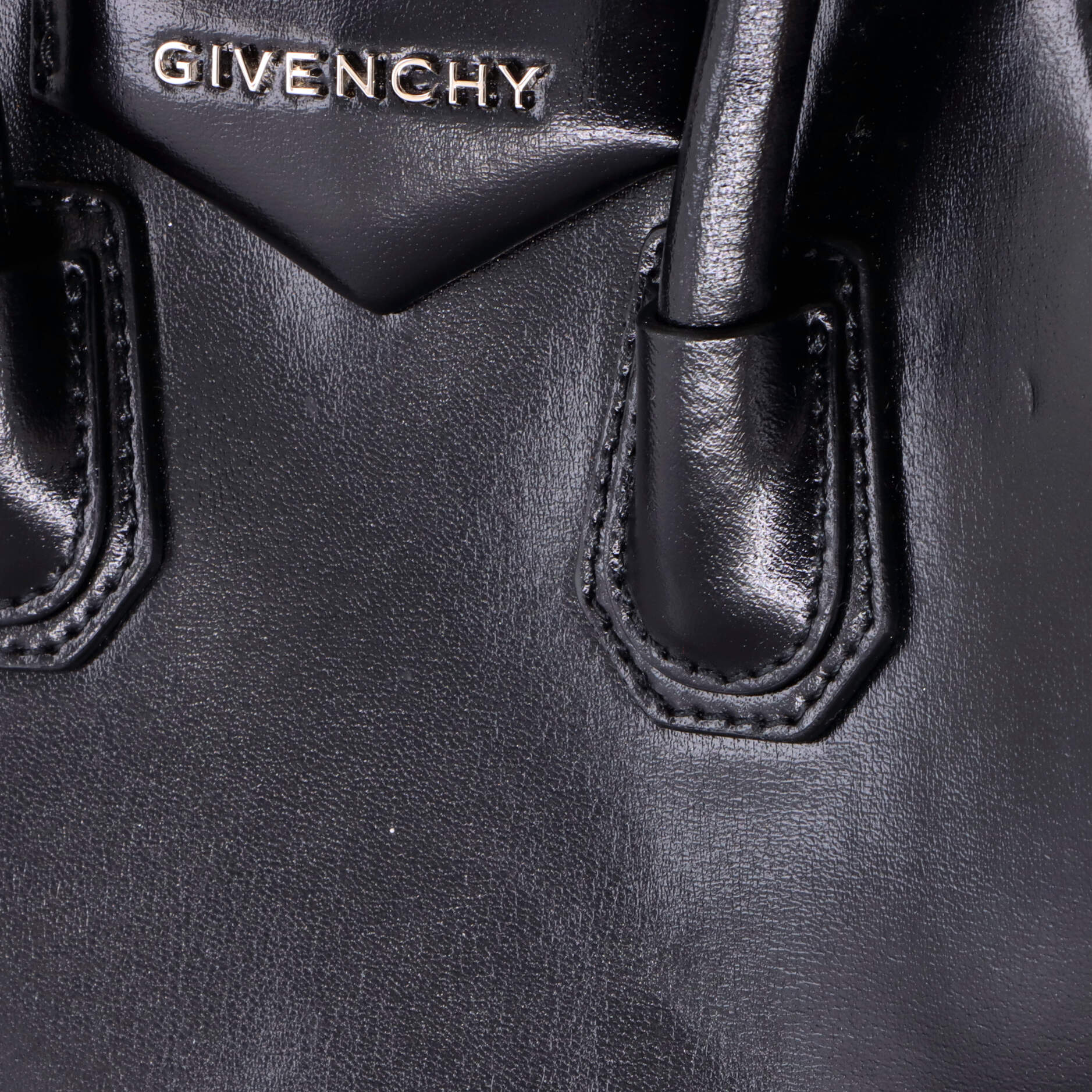 Antigona Bag Glazed Leather Mini - Image 6