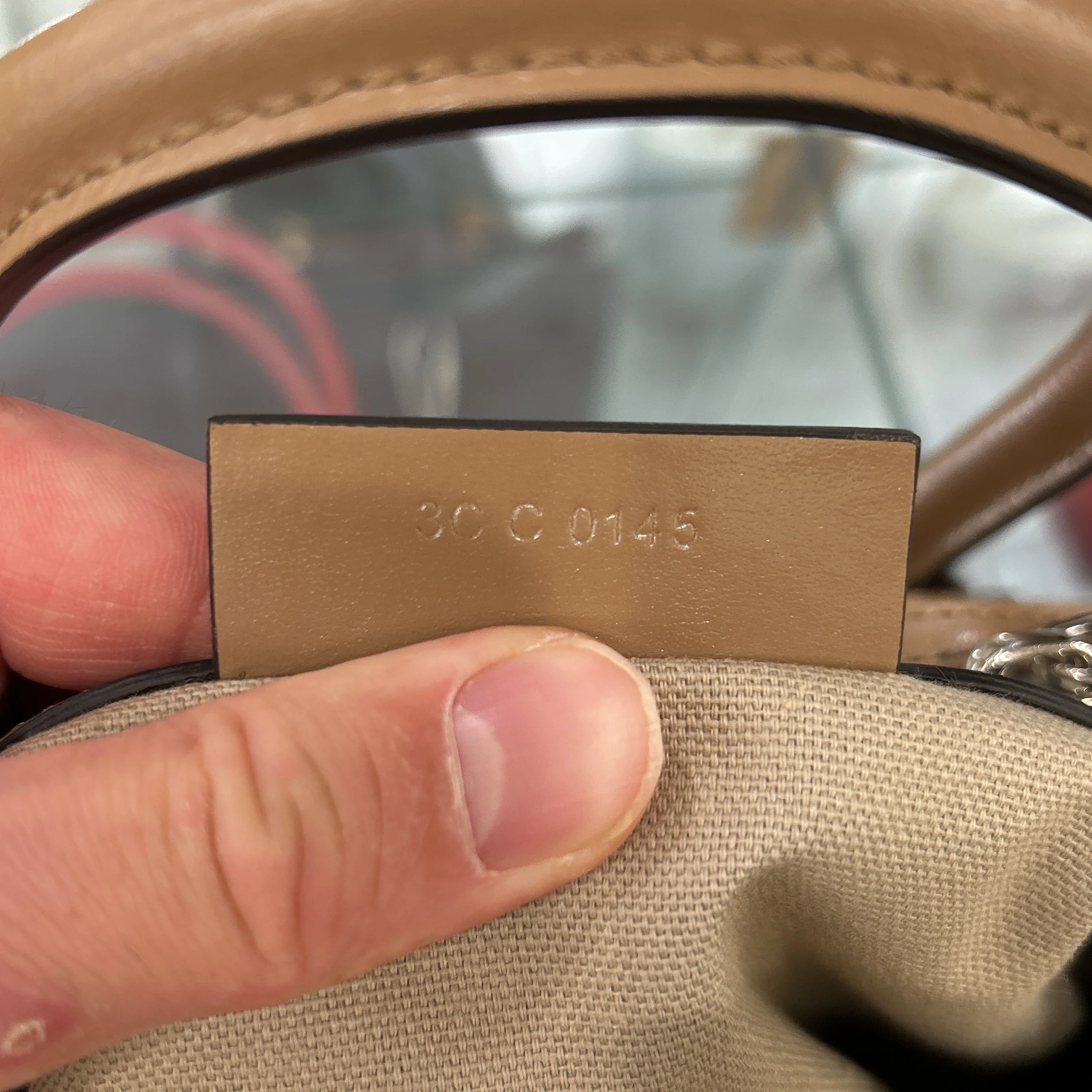Antigona Bag Glazed Leather Small - Image 6