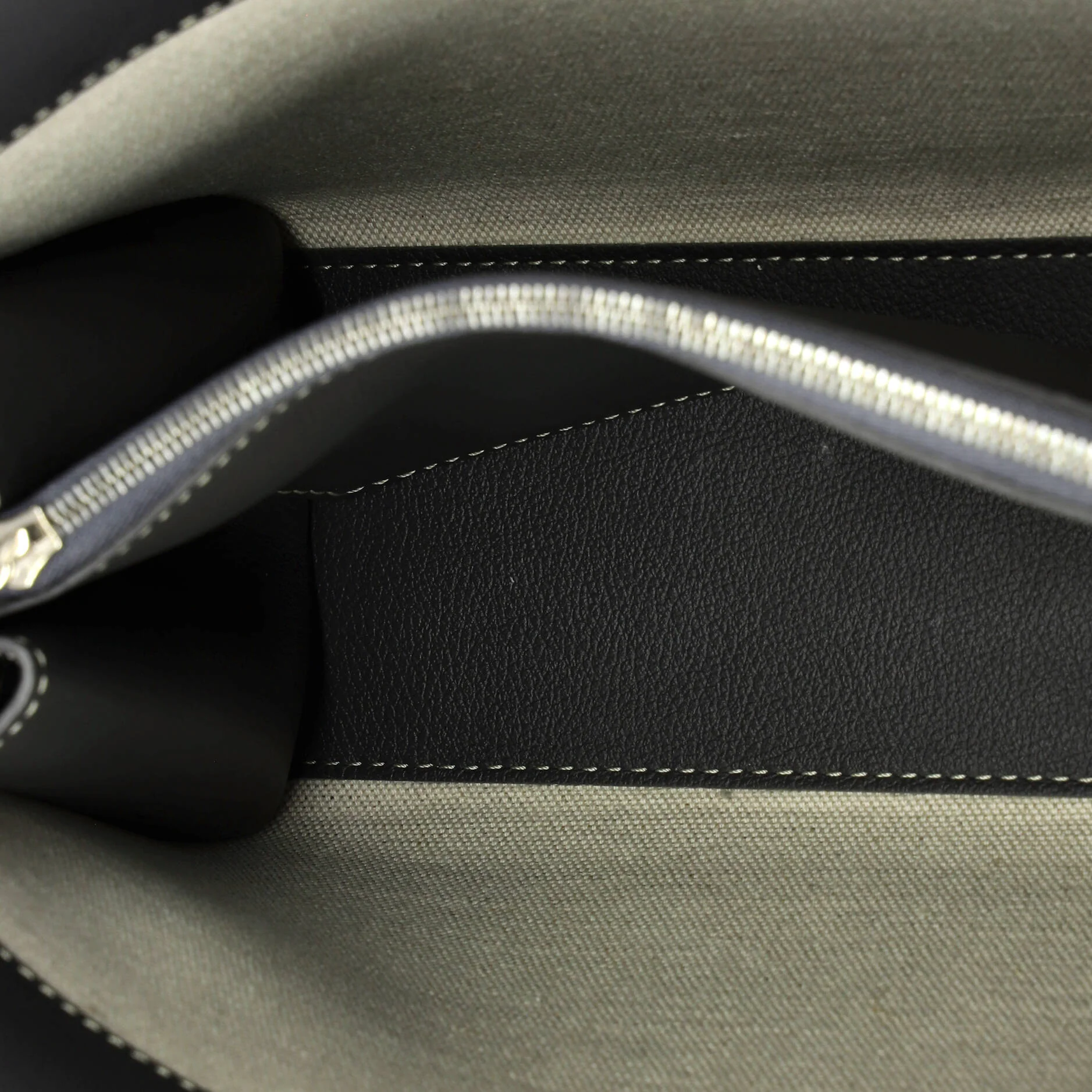 Structured Rouette Chain Shoulder Bag Coated Canvas PM - Image 5