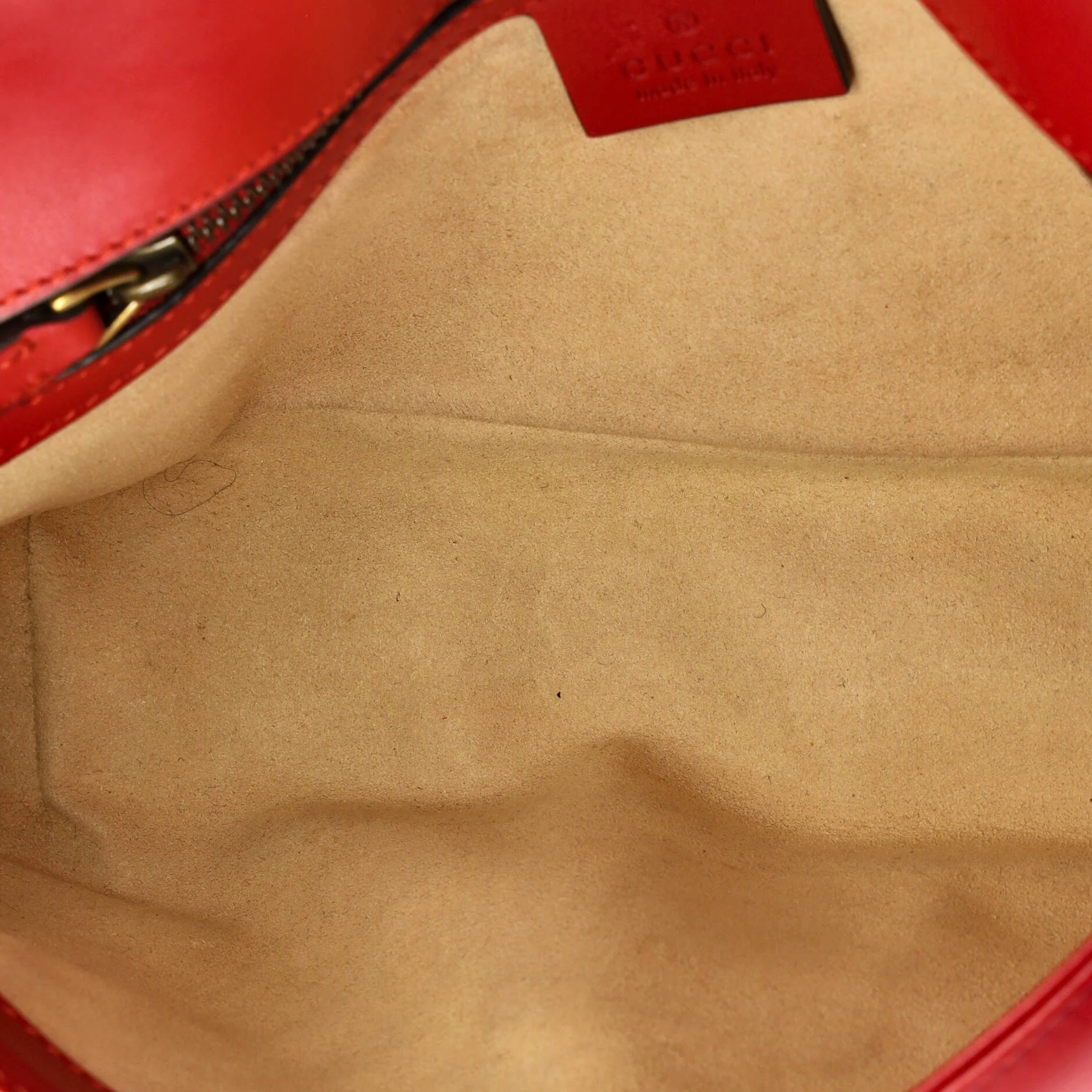 GG Marmont Flap Bag Matelasse Leather Medium - Image 5