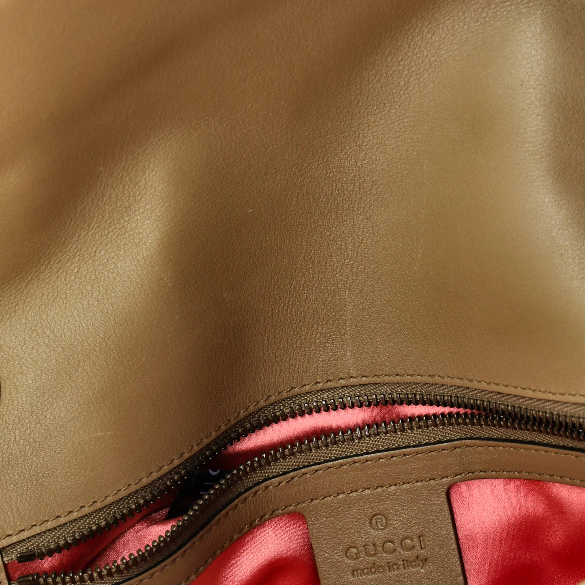 GG Marmont Flap Bag Matelasse Velvet Small - Image 6