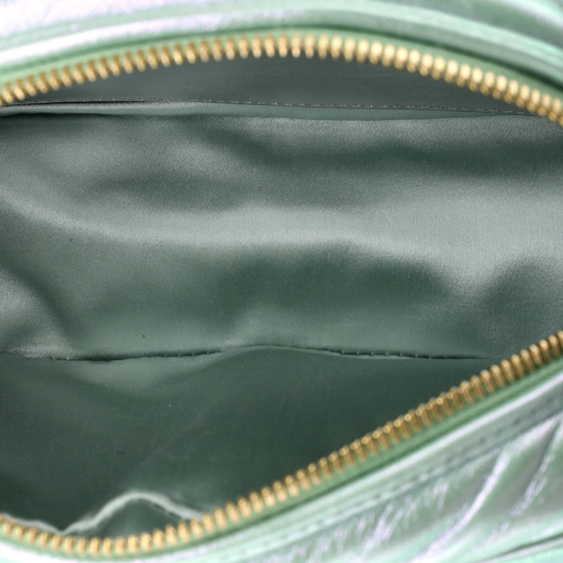 GG Marmont Shoulder Bag Chevron Iridescent Leather Small - Image 5