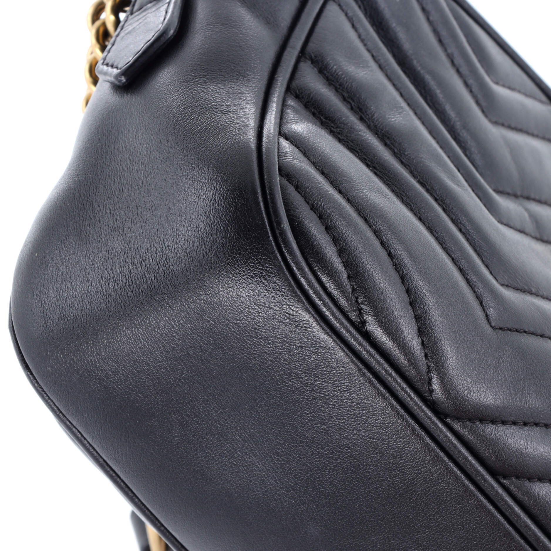 GG Marmont Shoulder Bag Matelasse Leather Small - Image 6
