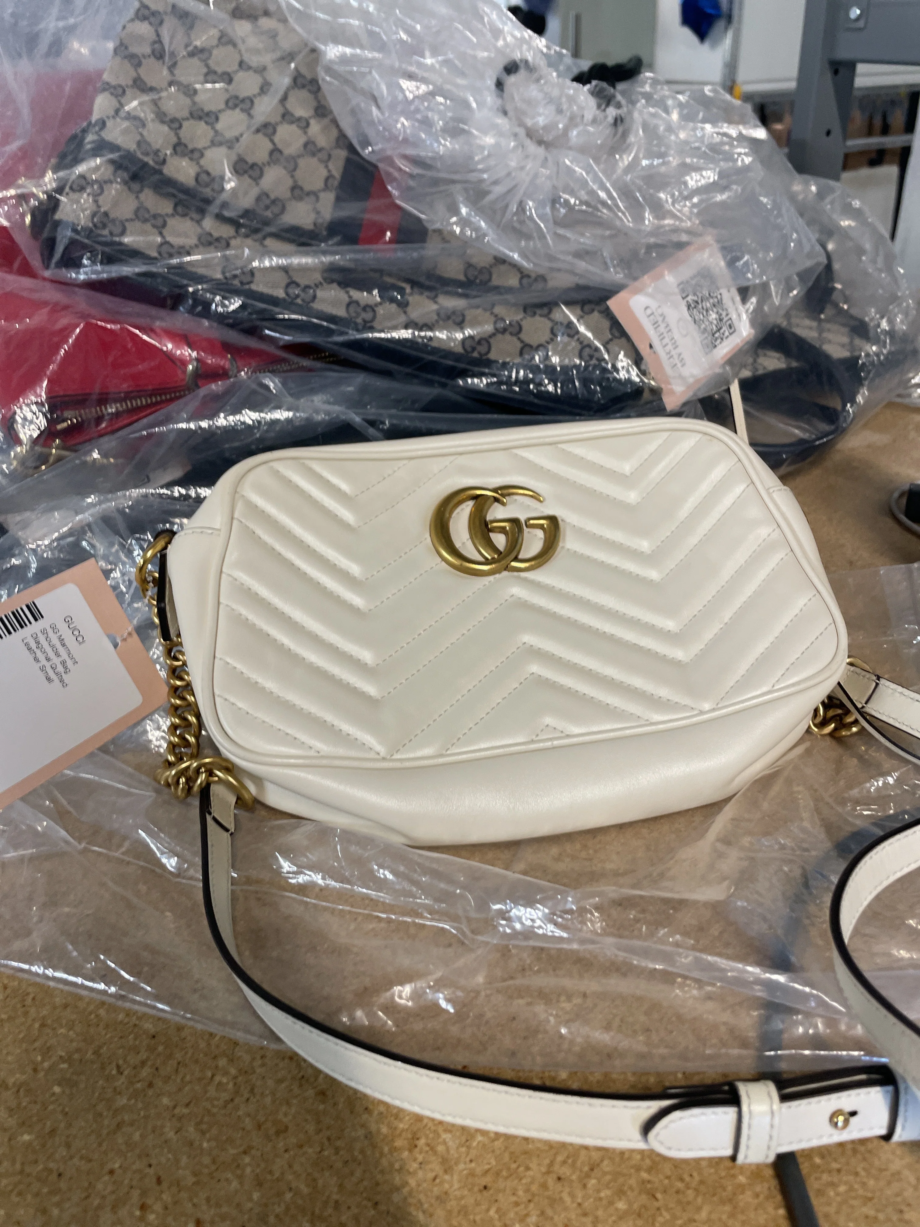 GG Marmont Shoulder Bag Matelasse Leather Small - Image 7