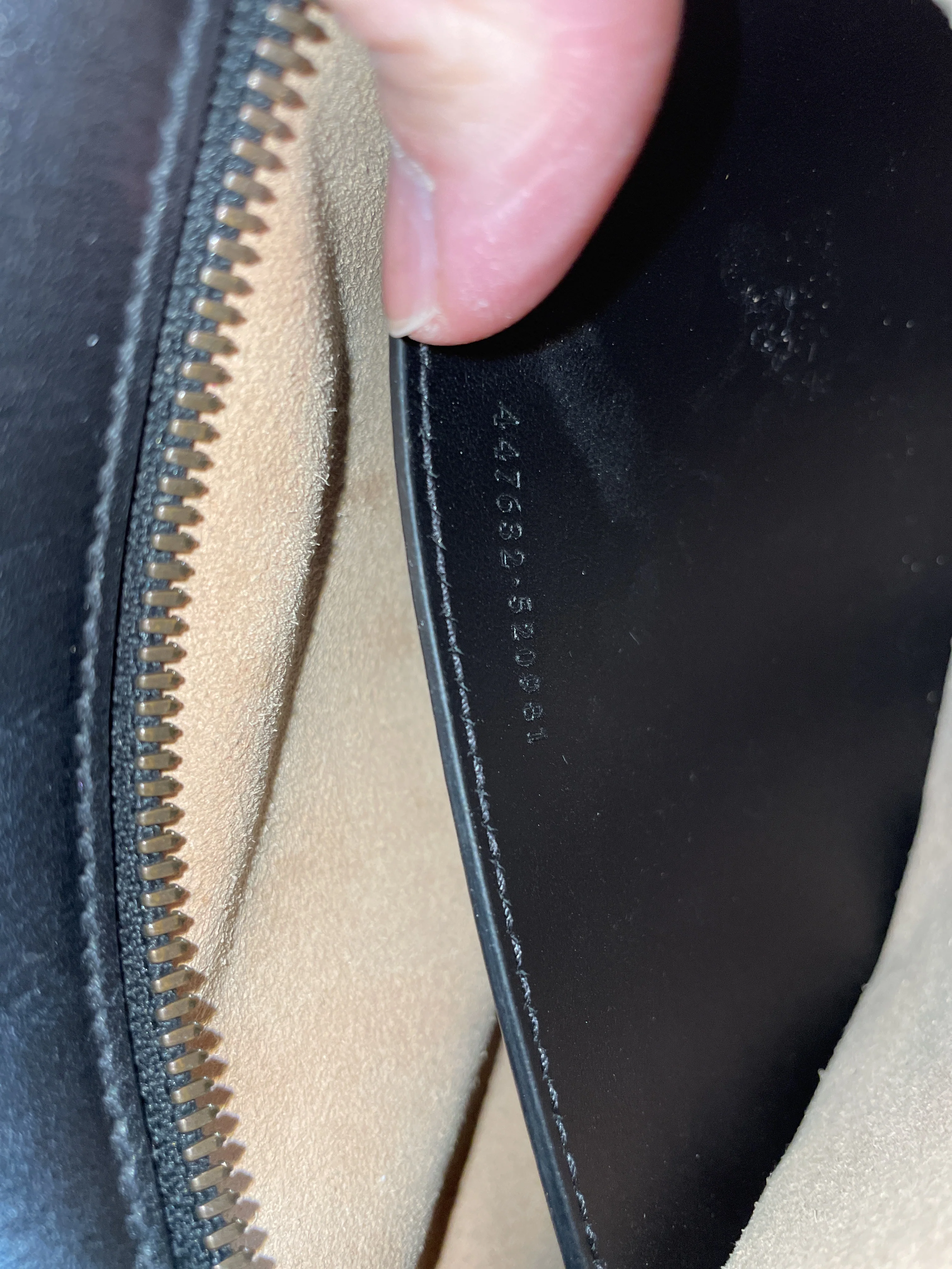 GG Marmont Shoulder Bag Matelasse Leather Small - Image 6