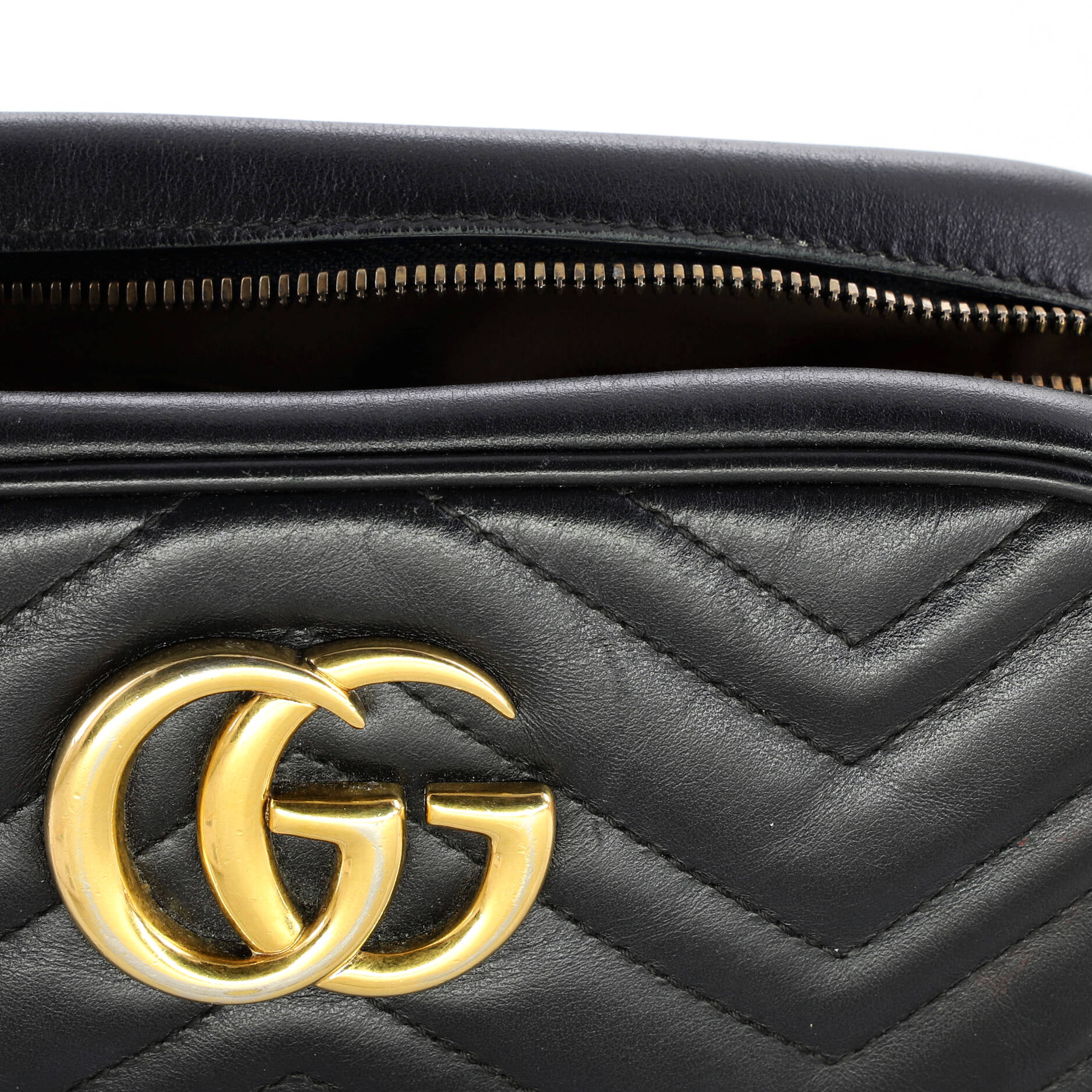 GG Marmont Shoulder Bag Matelasse Leather Small - Image 7