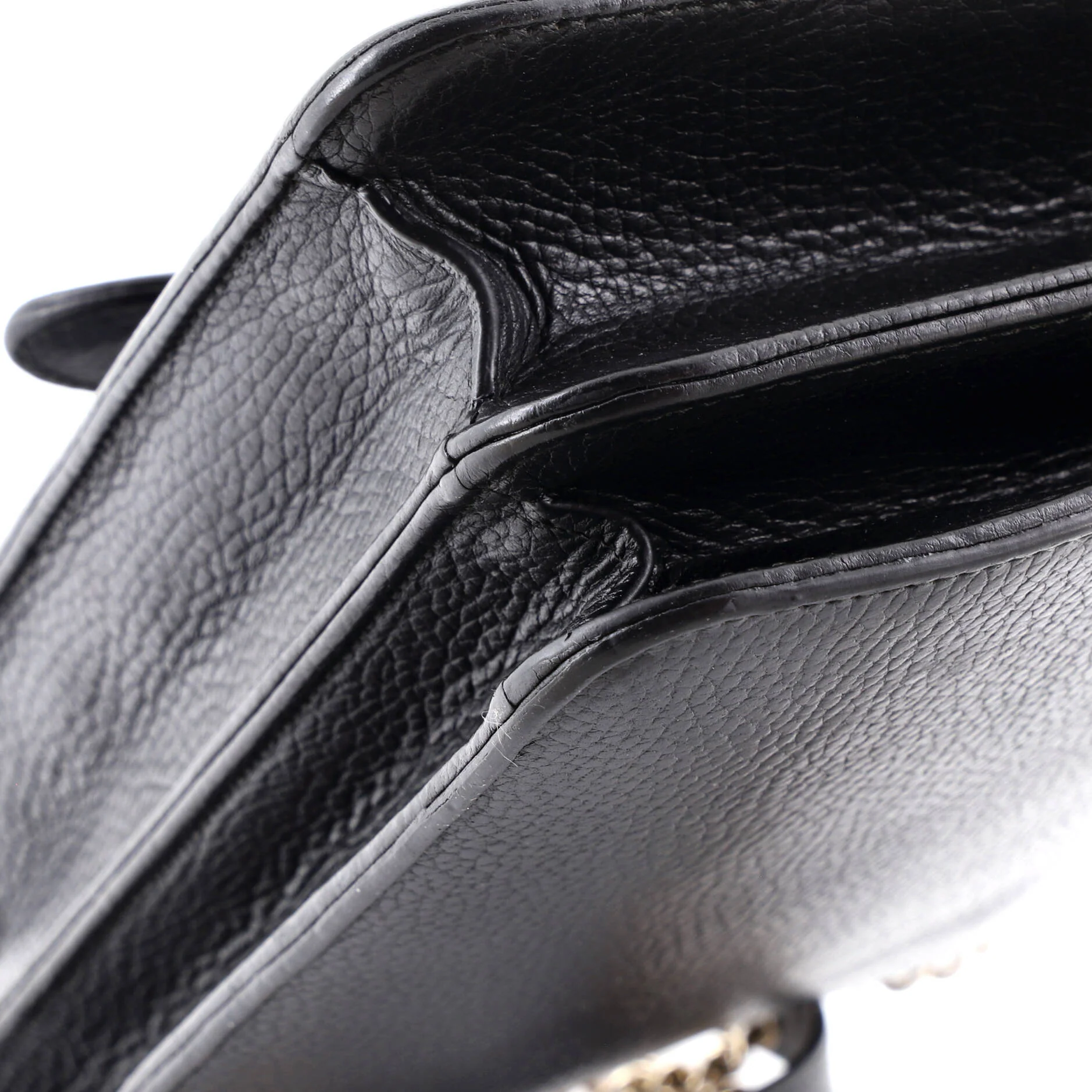 Interlocking Shoulder Bag Leather Medium - Image 6