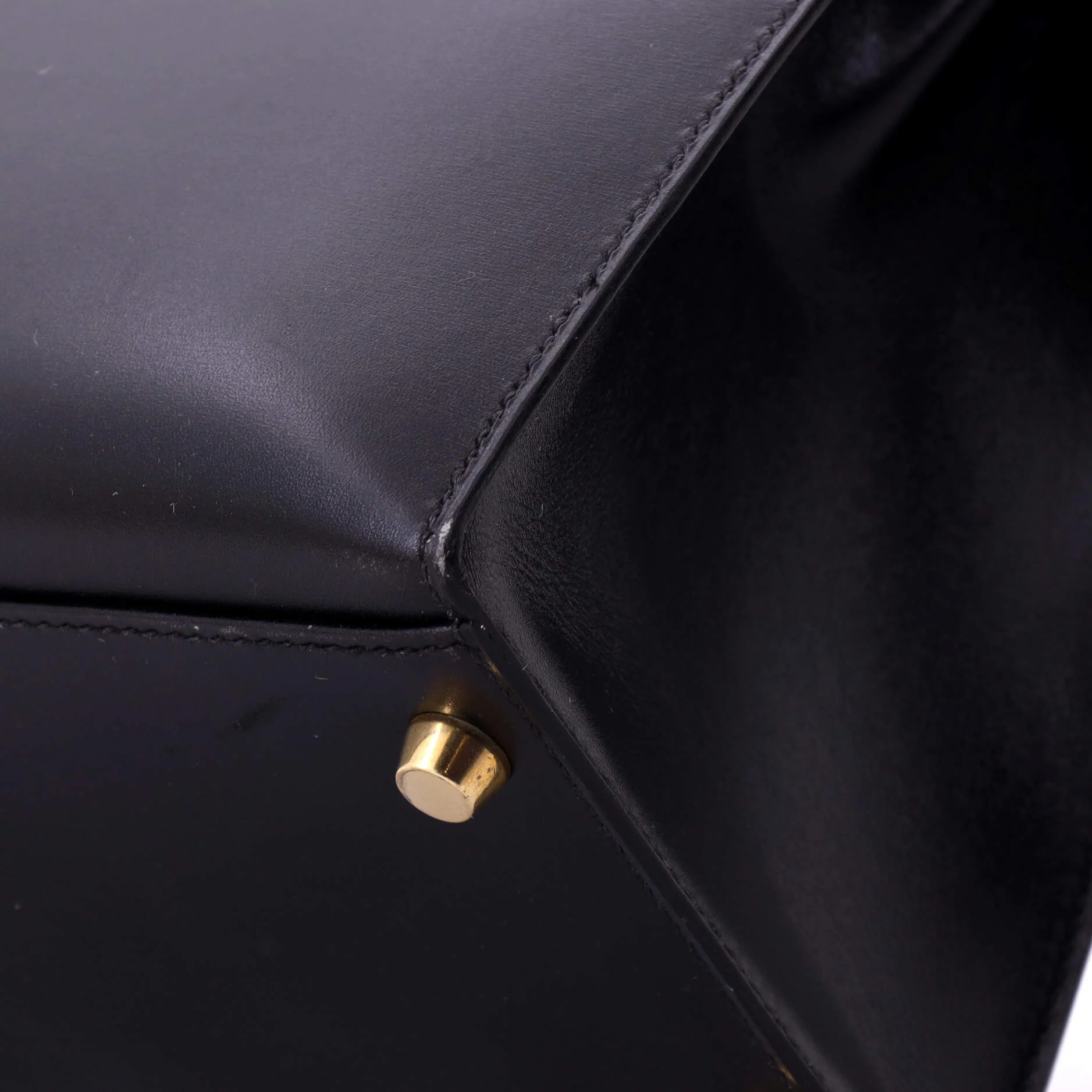 Kelly Handbag Noir Box Calf with Gold Hardware 32 - Image 8