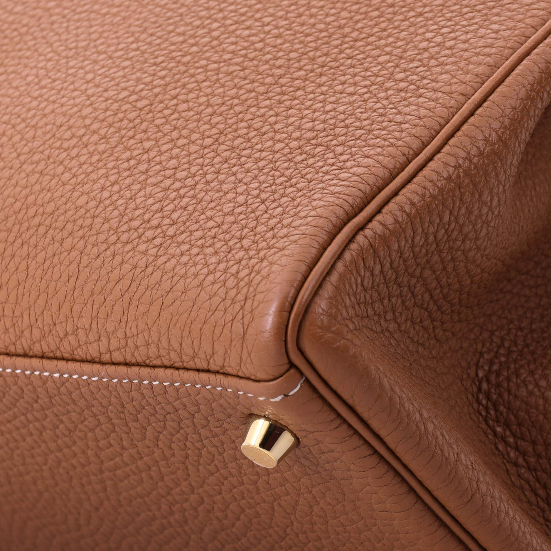 Kelly Handbag Gold Togo with Gold Hardware 28 - Image 7