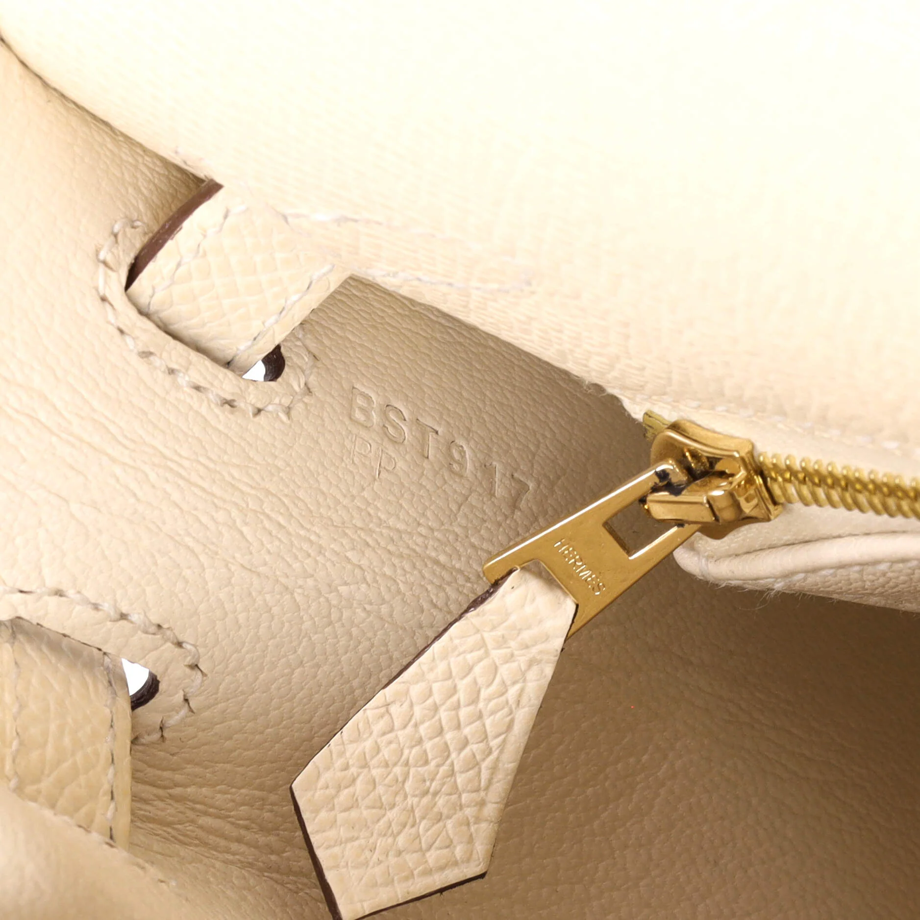 Kelly Handbag Light Epsom with Gold Hardware 25 - Image 8