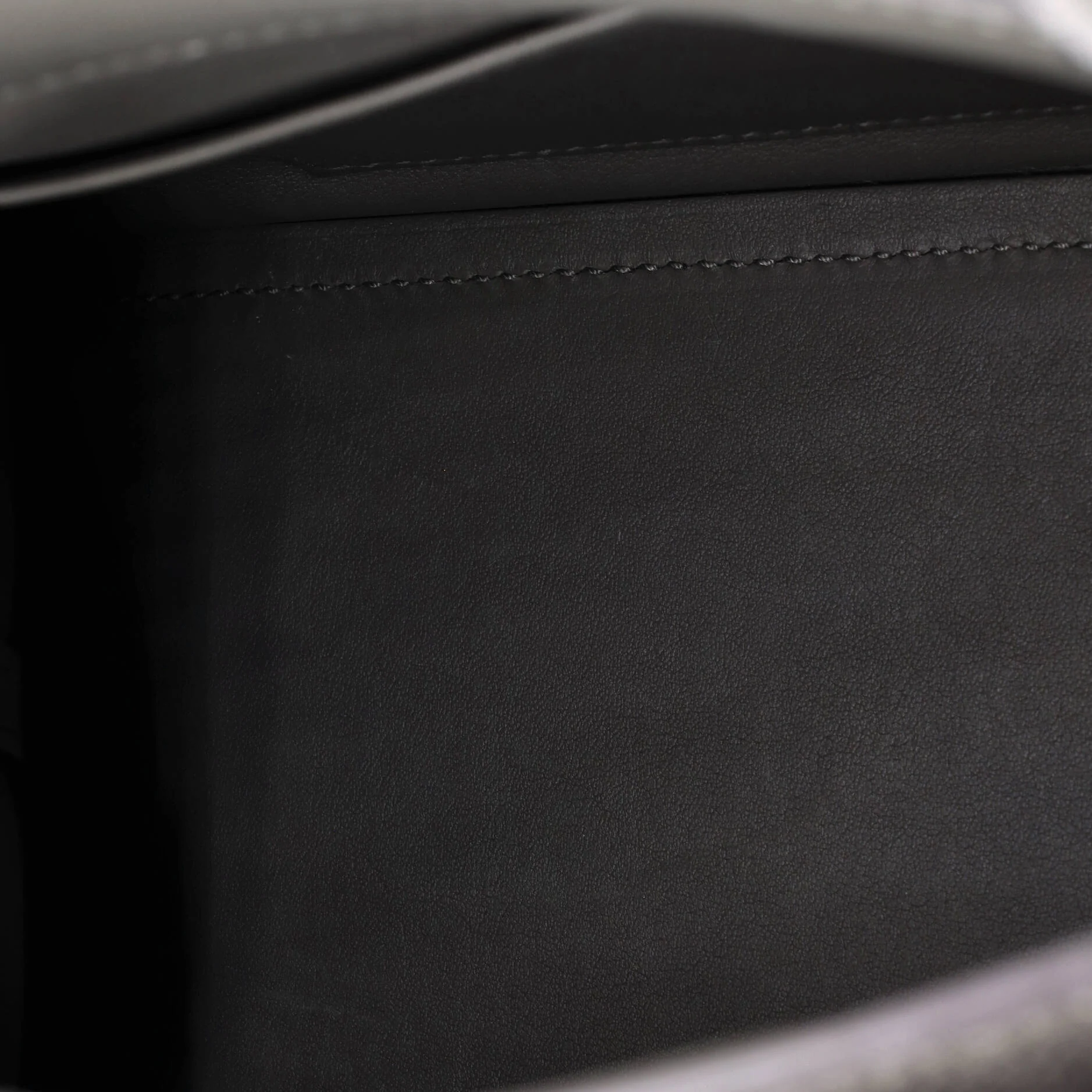 Medor Handbag Togo - Image 5