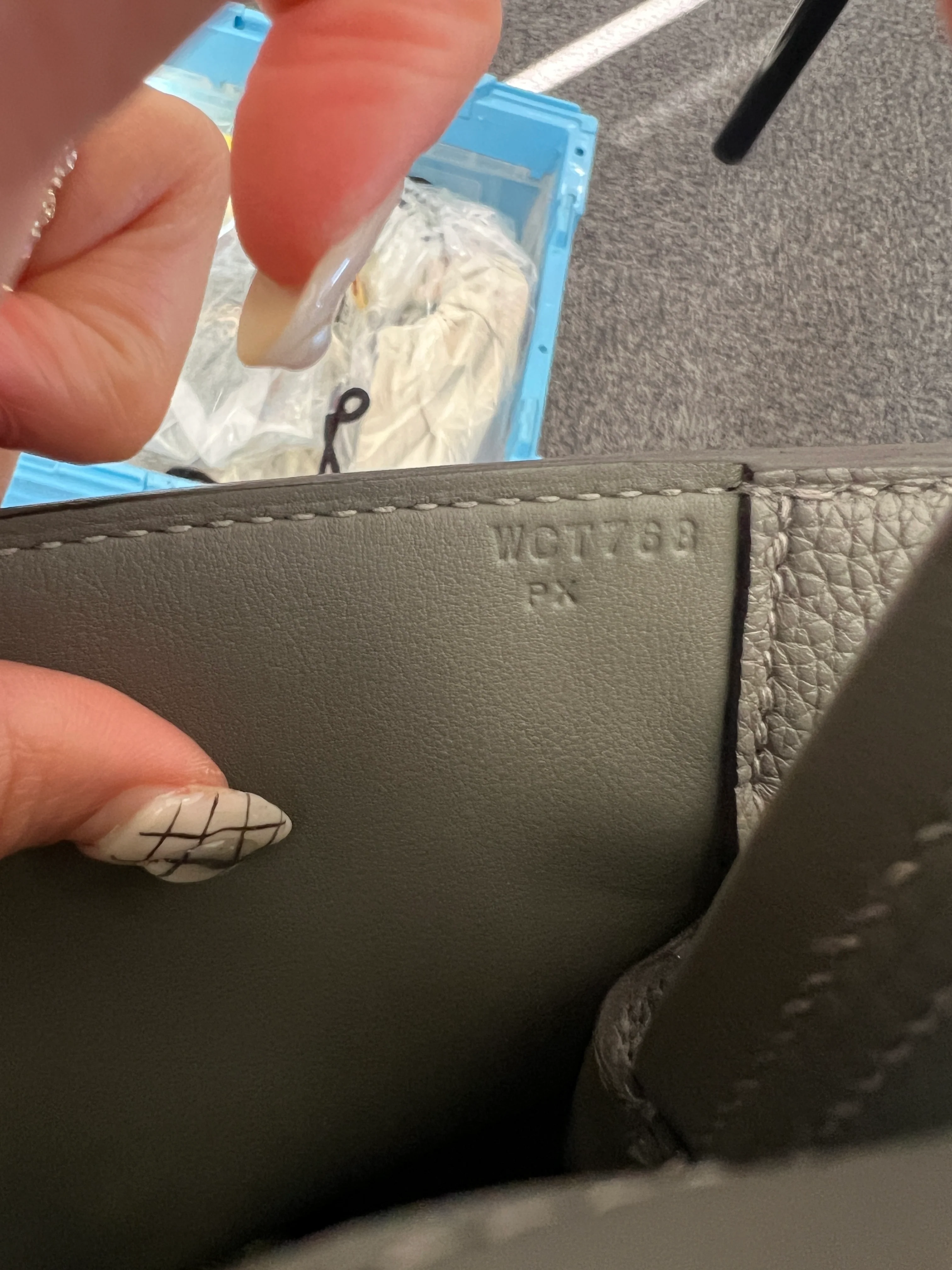 Medor Handbag Togo - Image 7