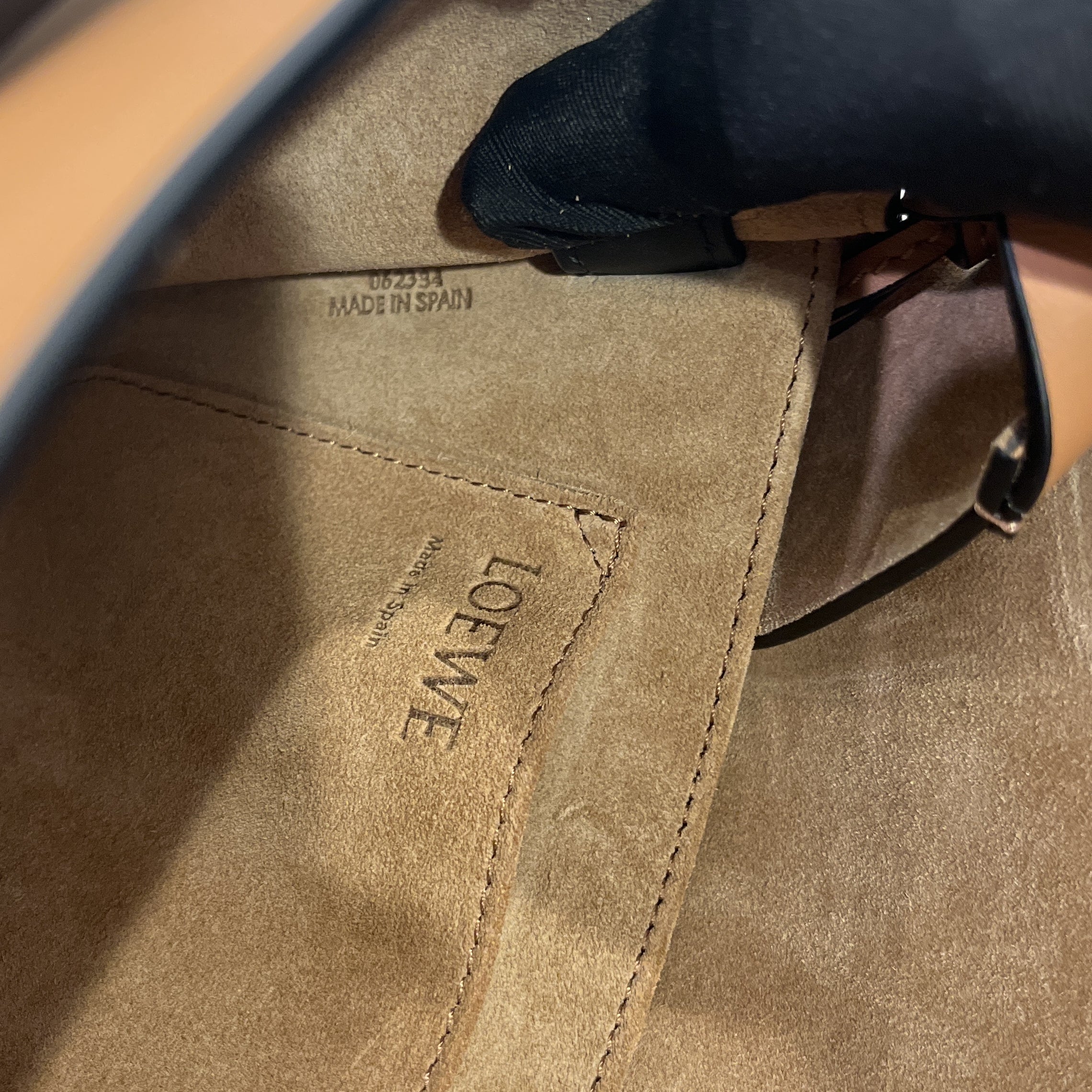 Gate Dual Shoulder Bag Leather Small - Image 7