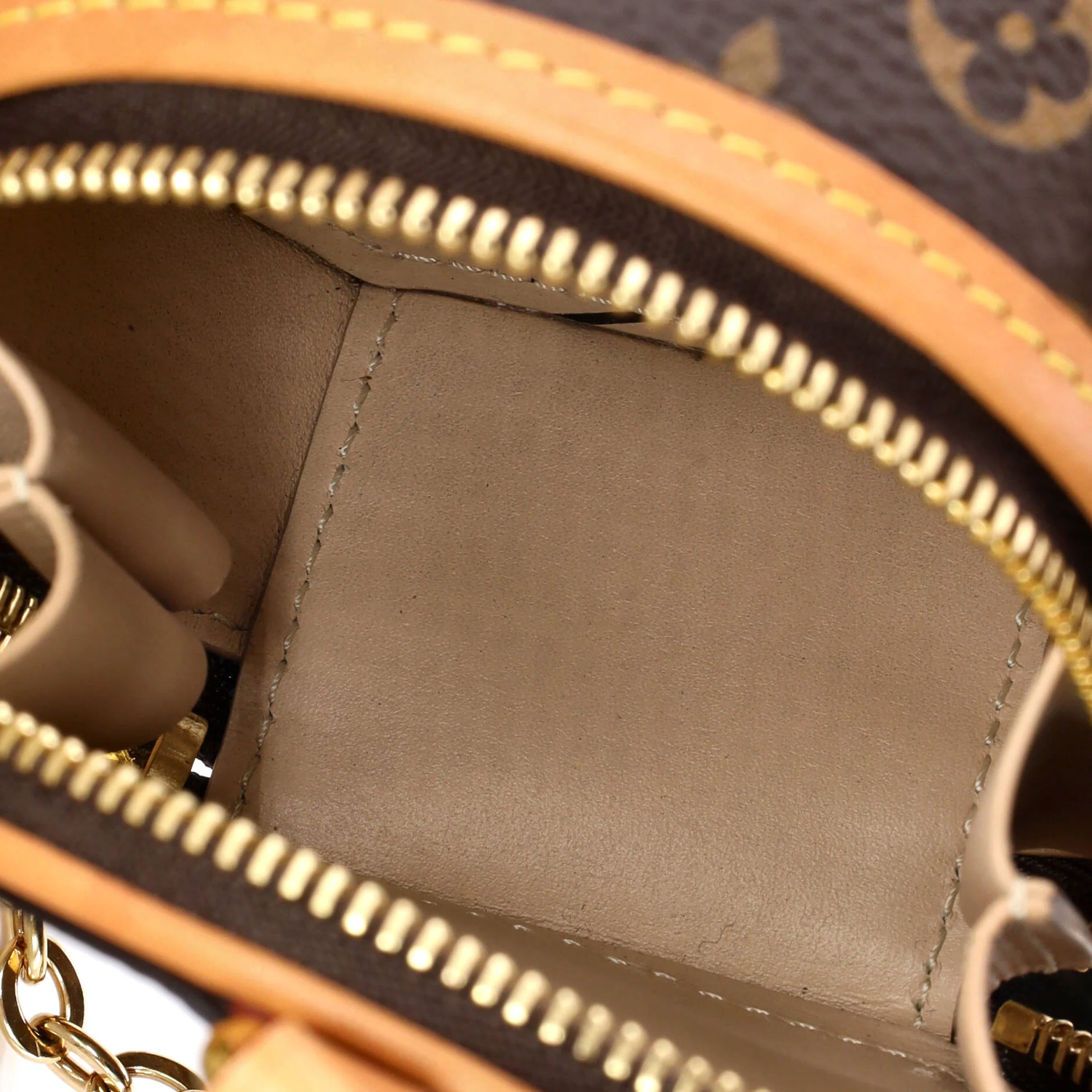 Boite Chapeau Necklace Bag Monogram Canvas - Image 5