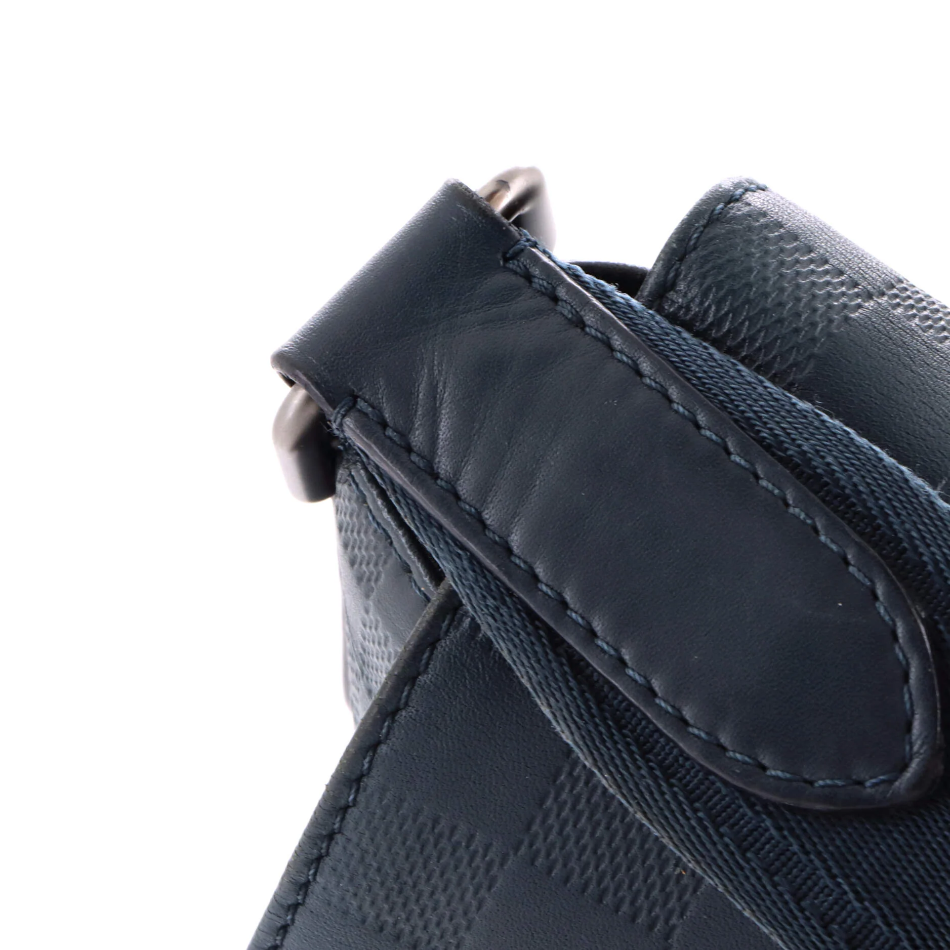 District Messenger Bag Damier Infini Leather PM - Image 7