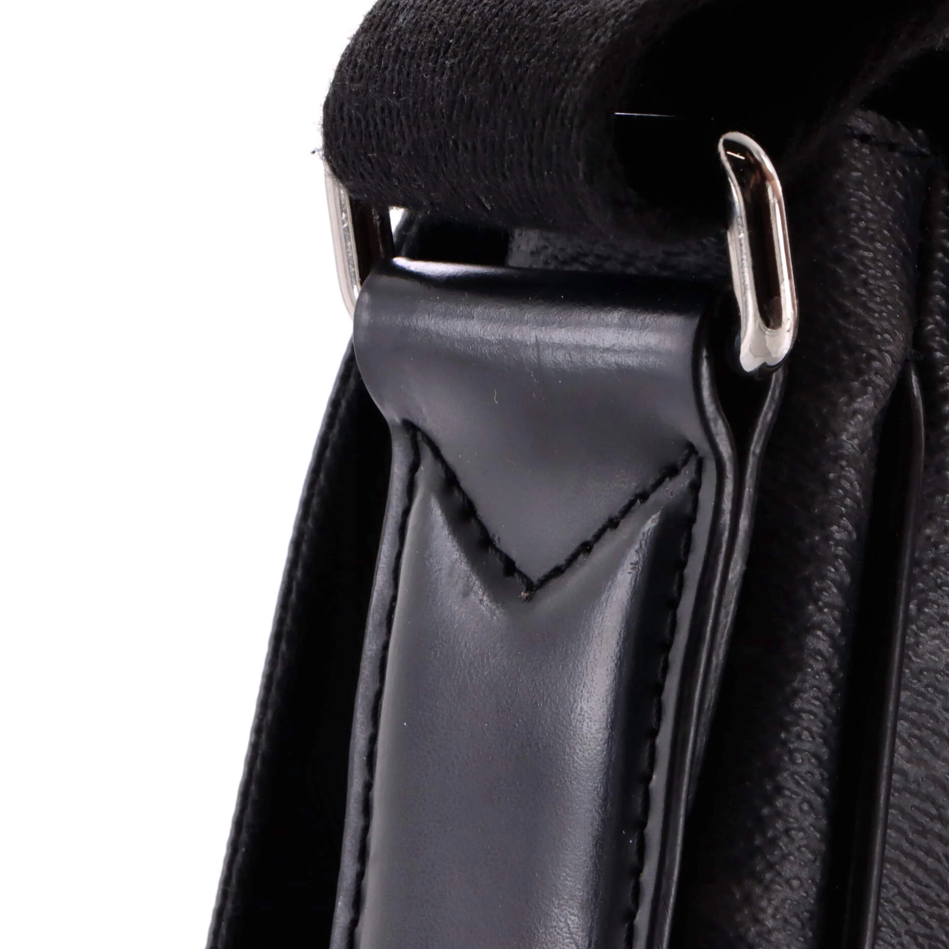 District Messenger Bag Monogram Eclipse Canvas PM - Image 7