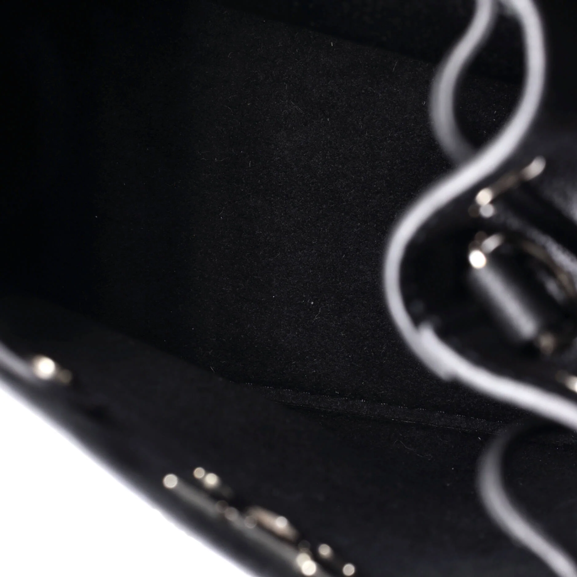 Lockme Bucket Bag Leather Nano - Image 5