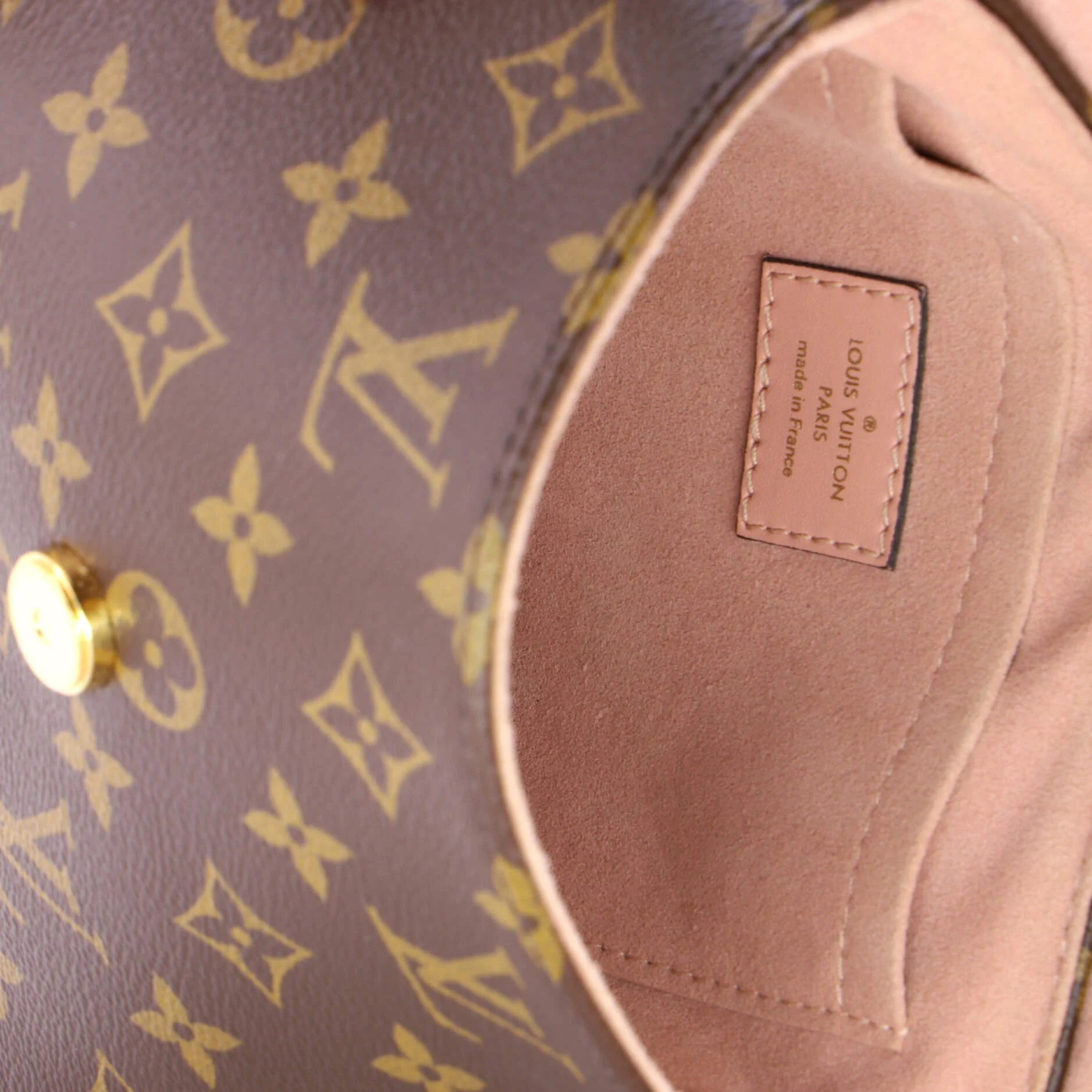 Locky Handbag Monogram Canvas with Leather BB - Image 7