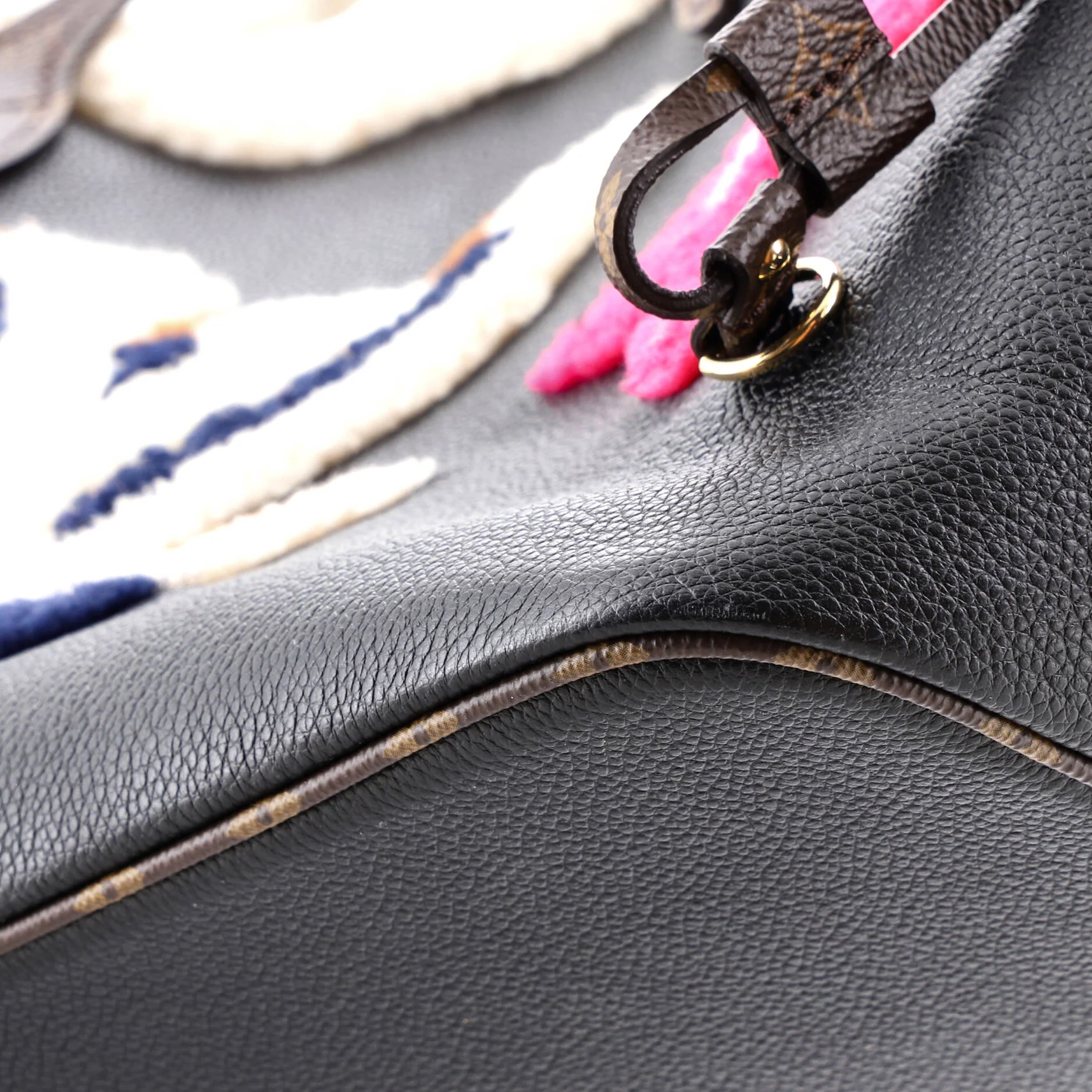 Neverfull NM Tote Leather and Monogram Teddy Shearling MM - Image 8