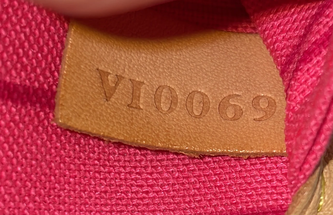 Neverfull Tote Limited Edition Monogram Roses MM - Image 8