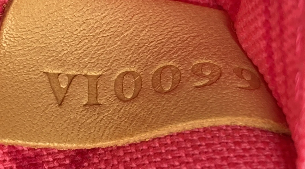 Neverfull Tote Limited Edition Monogram Roses MM - Image 9