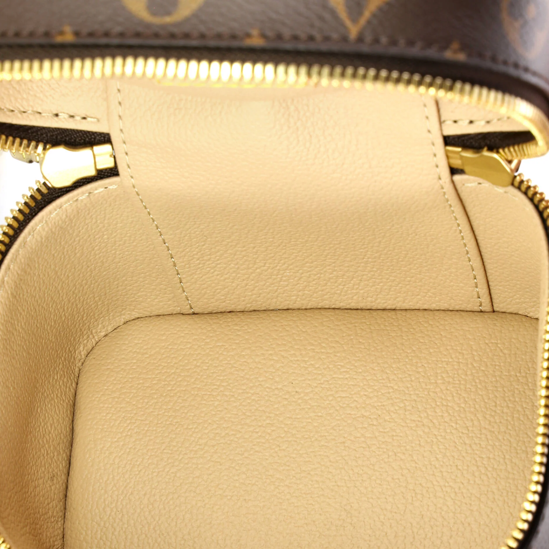 Nice Vanity Case Monogram Canvas Nano - Image 5