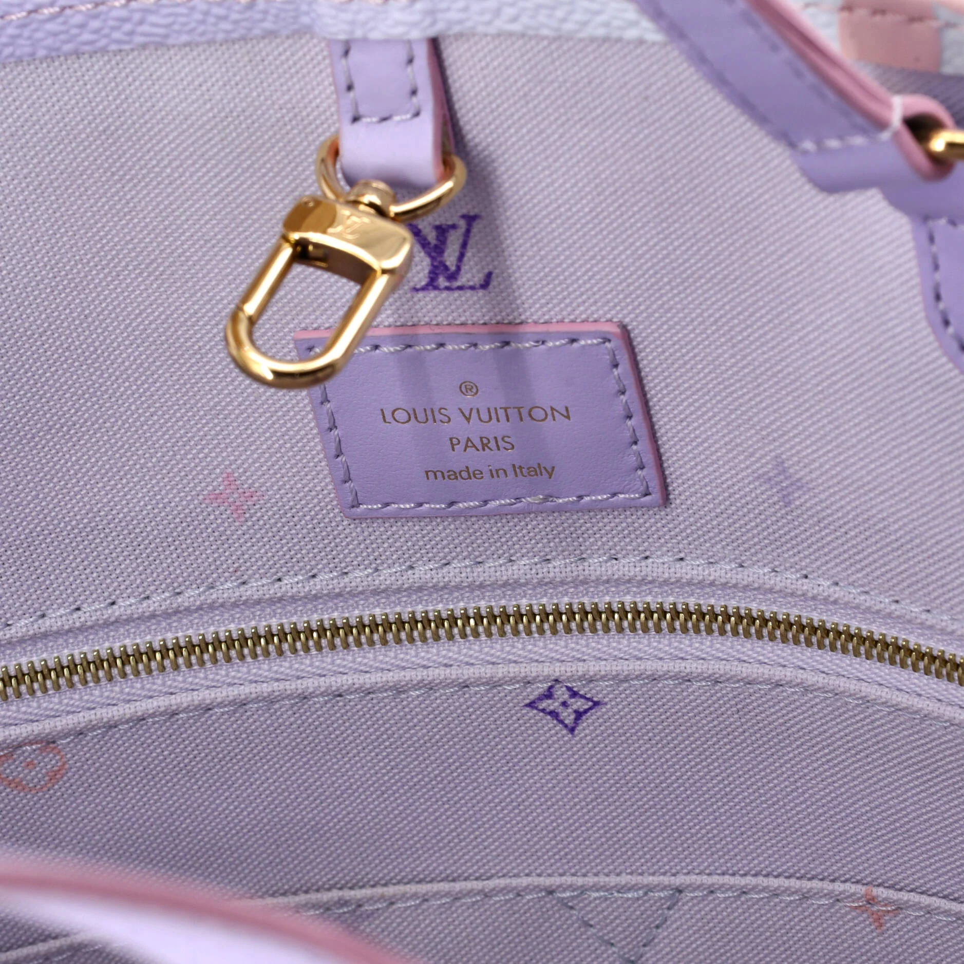OnTheGo Tote Spring in the City Monogram Giant Canvas GM - Image 6