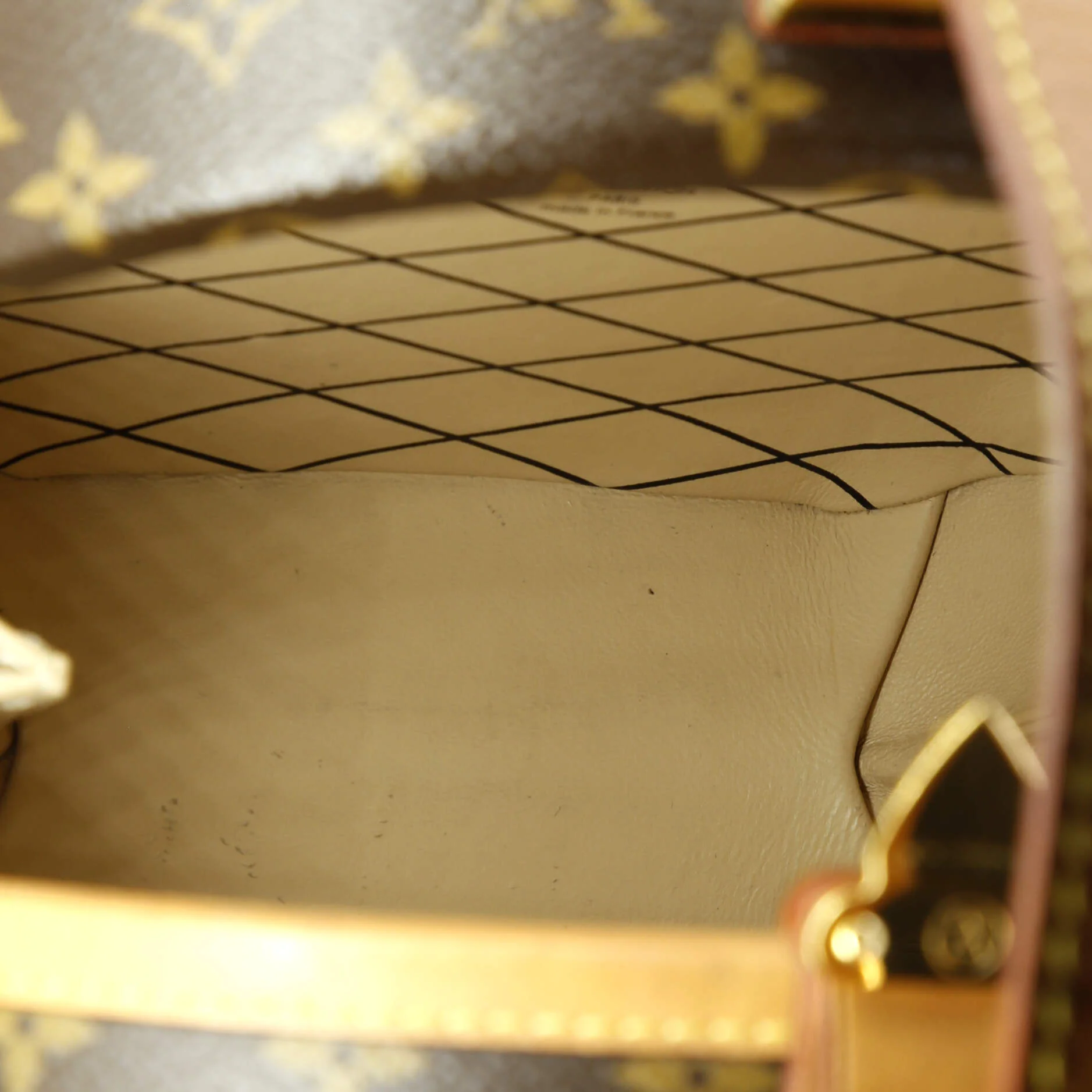Petite Boite Chapeau Bag Monogram Canvas - Image 5