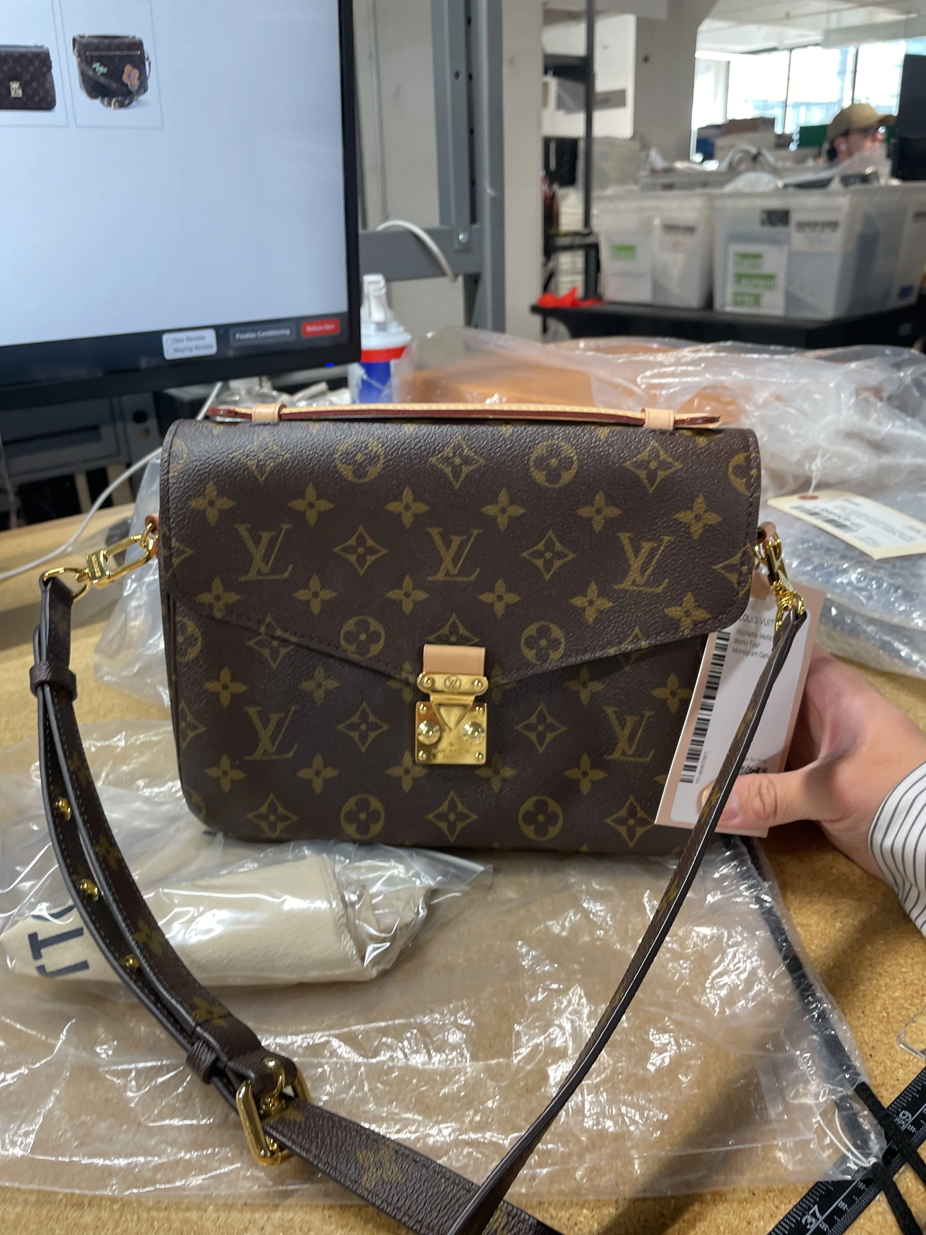 Pochette Metis Monogram Canvas - Image 7