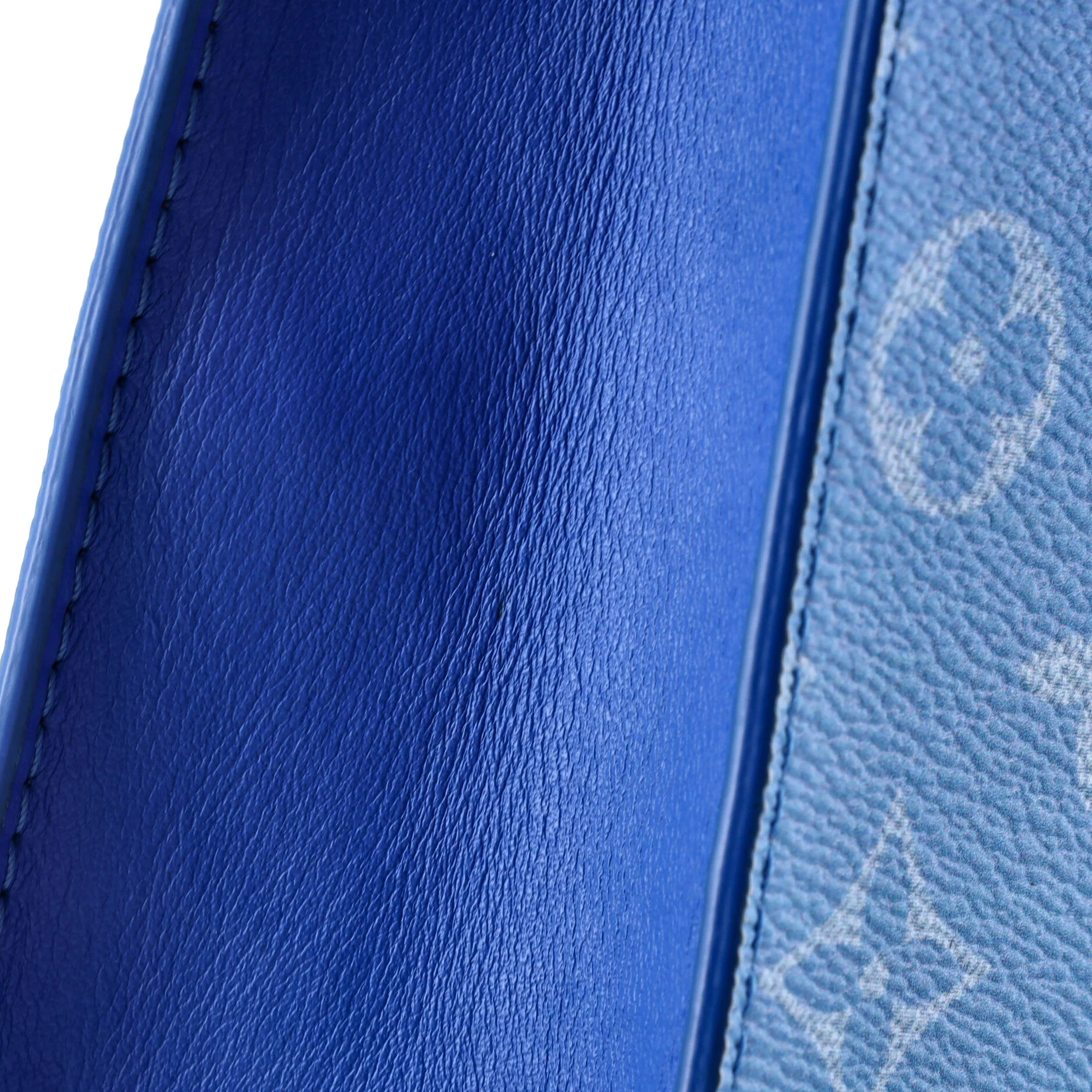 Pochette Voyage Limited Edition Monogram Clouds MM - Image 6